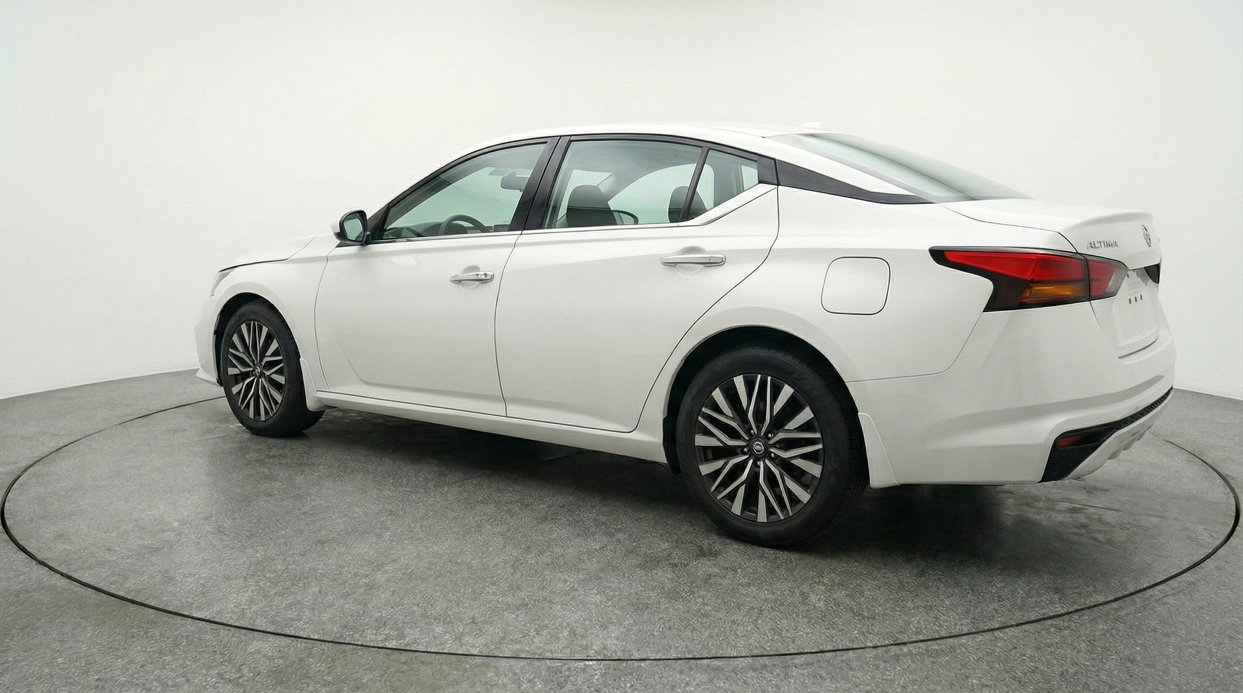 Thumbnail: 2025 Nissan Altima - 5