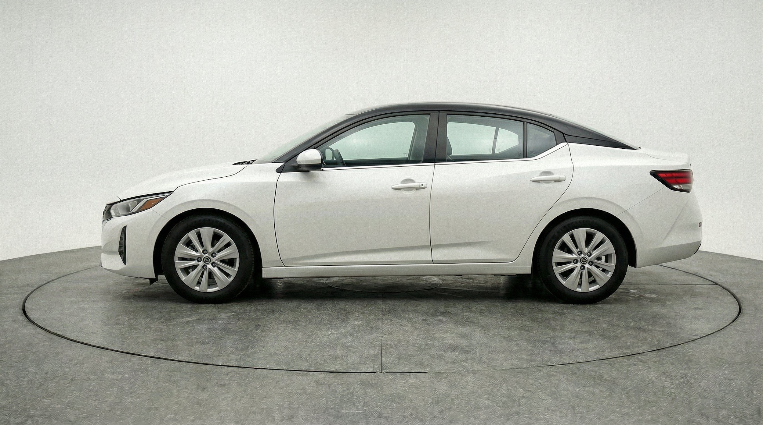 Thumbnail: 2025 Nissan Sentra - 5