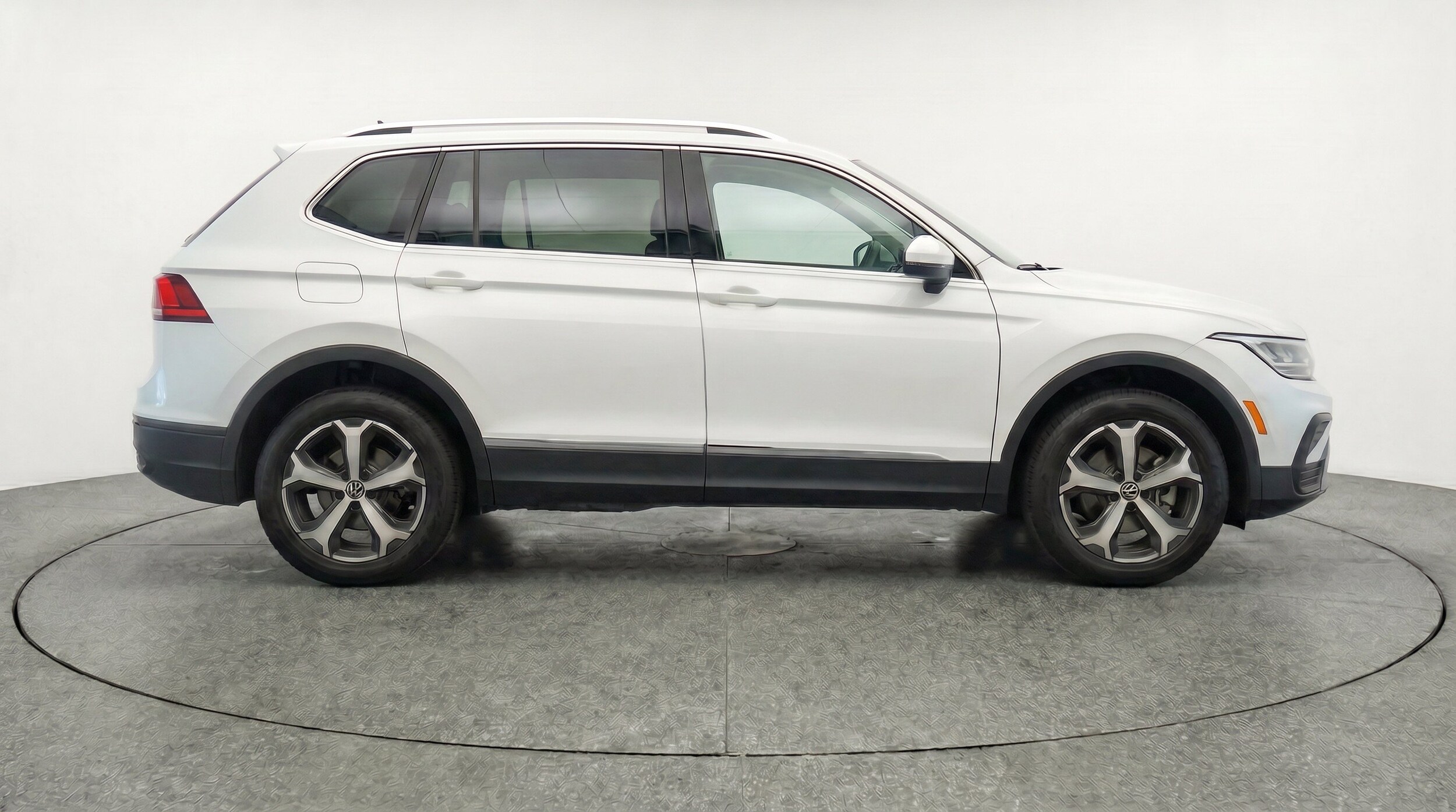Thumbnail: 2026 Volkswagen Tiguan - 11