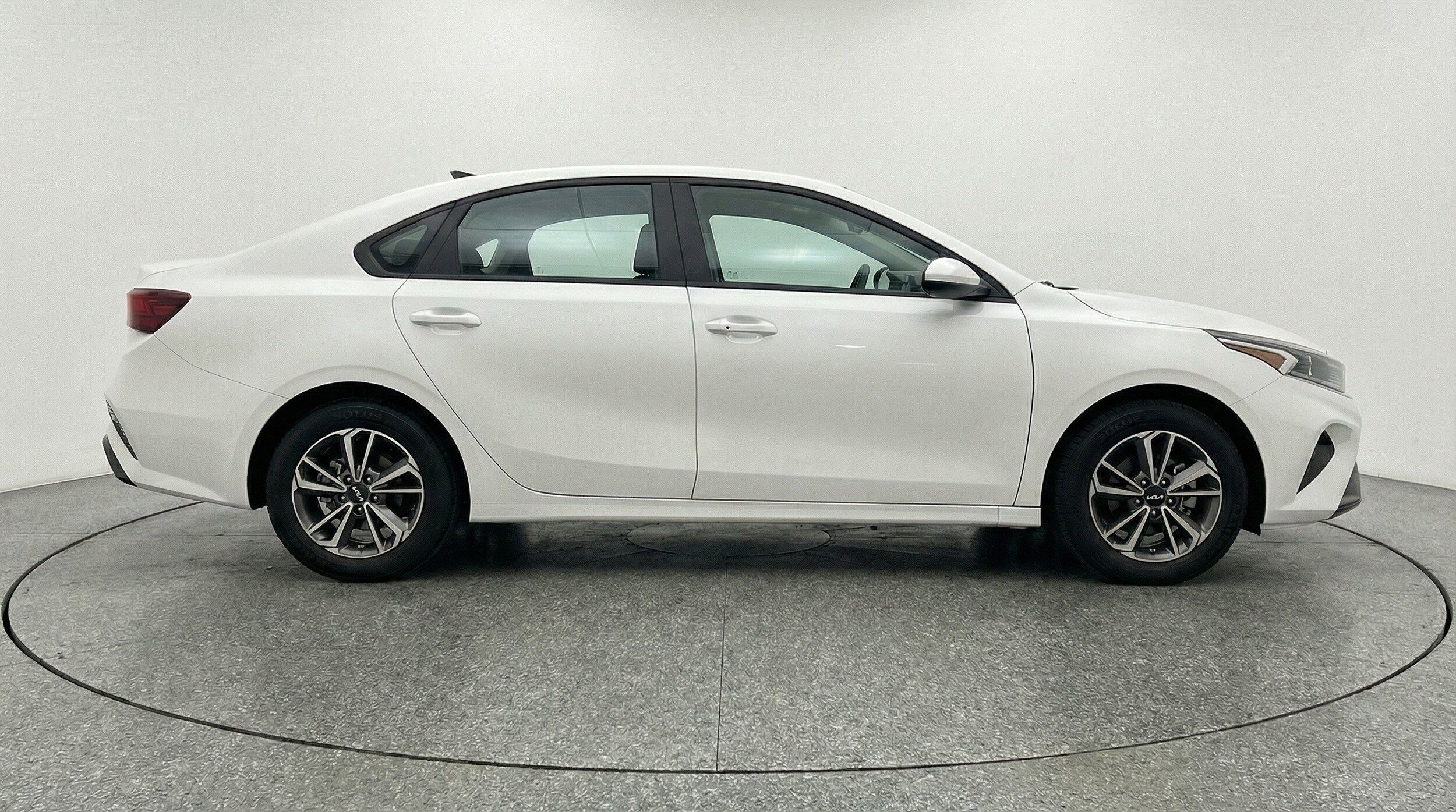 Thumbnail: 2024 Kia Forte - 11