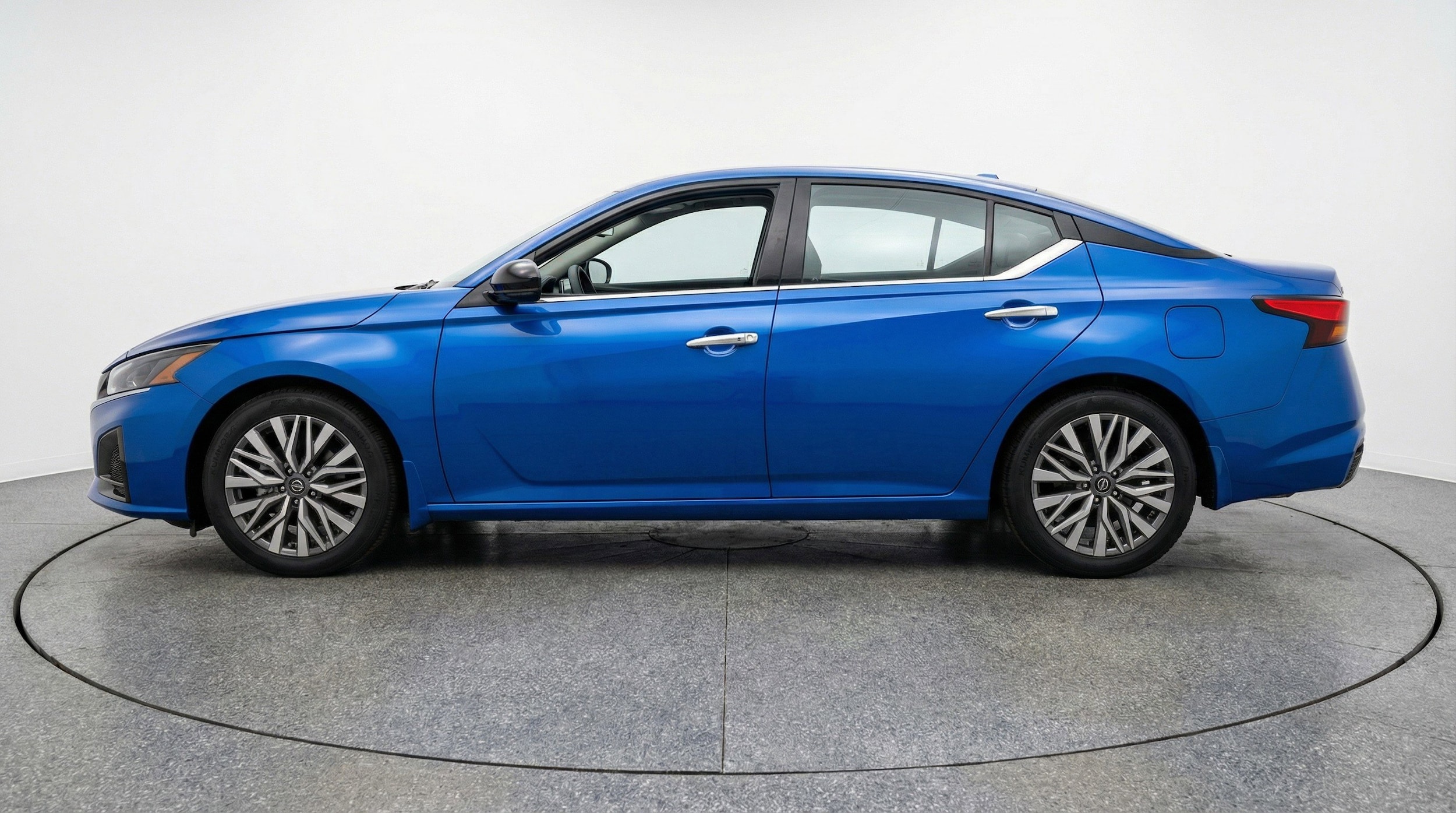 Thumbnail: 2025 Nissan Altima - 5