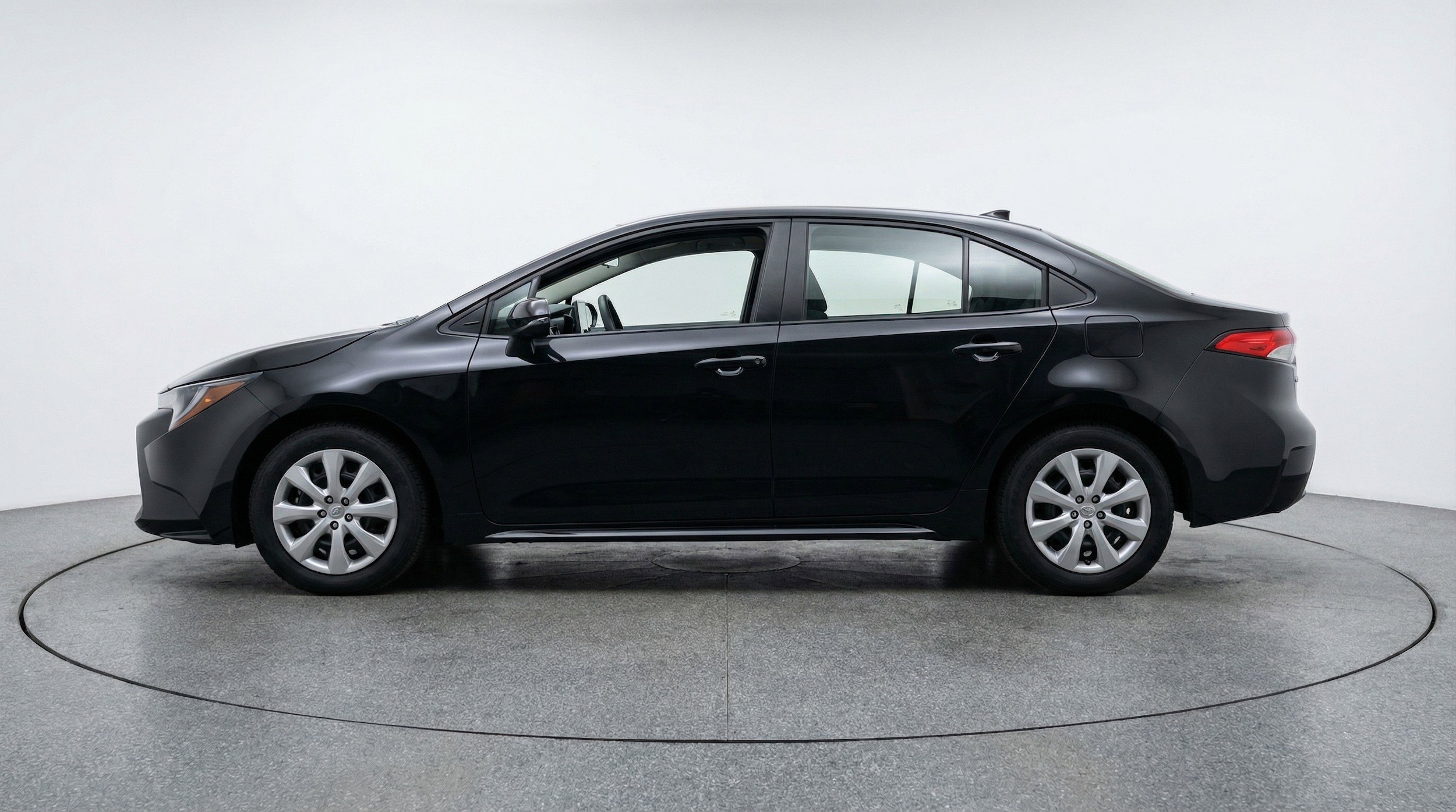 Thumbnail: 2025 Toyota Corolla - 5