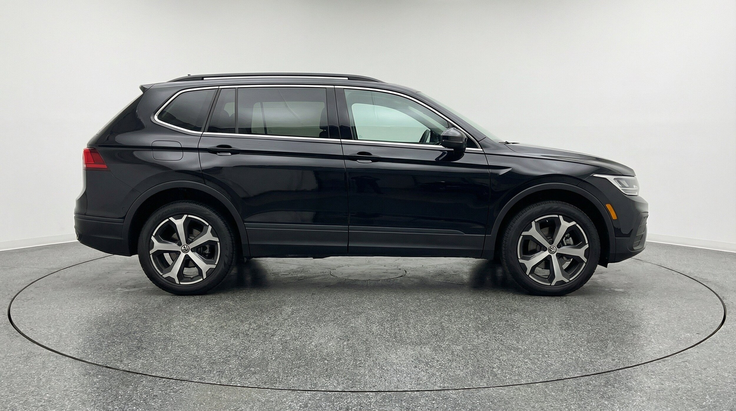 Thumbnail: 2026 Volkswagen Tiguan - 11