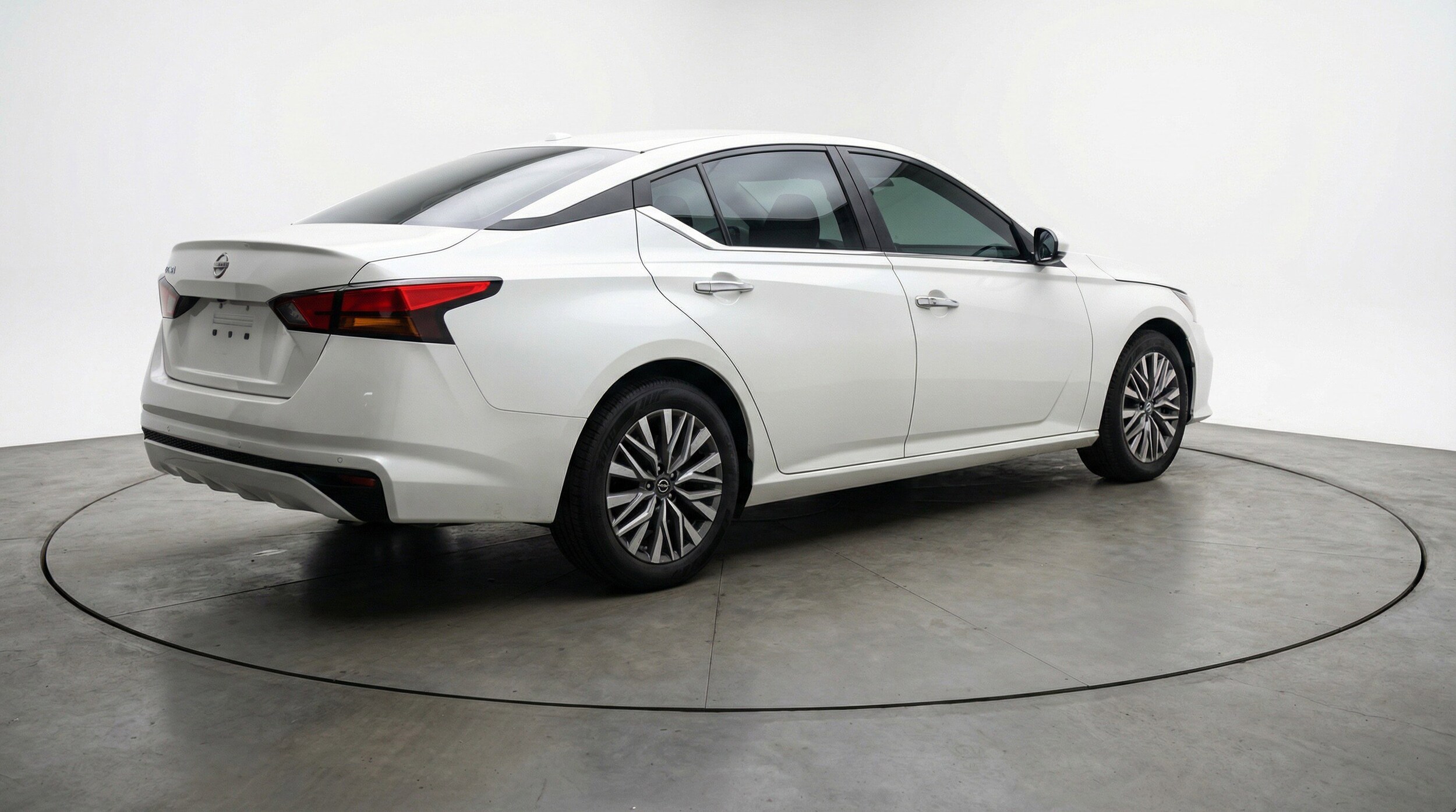 Thumbnail: 2025 Nissan Altima - 9