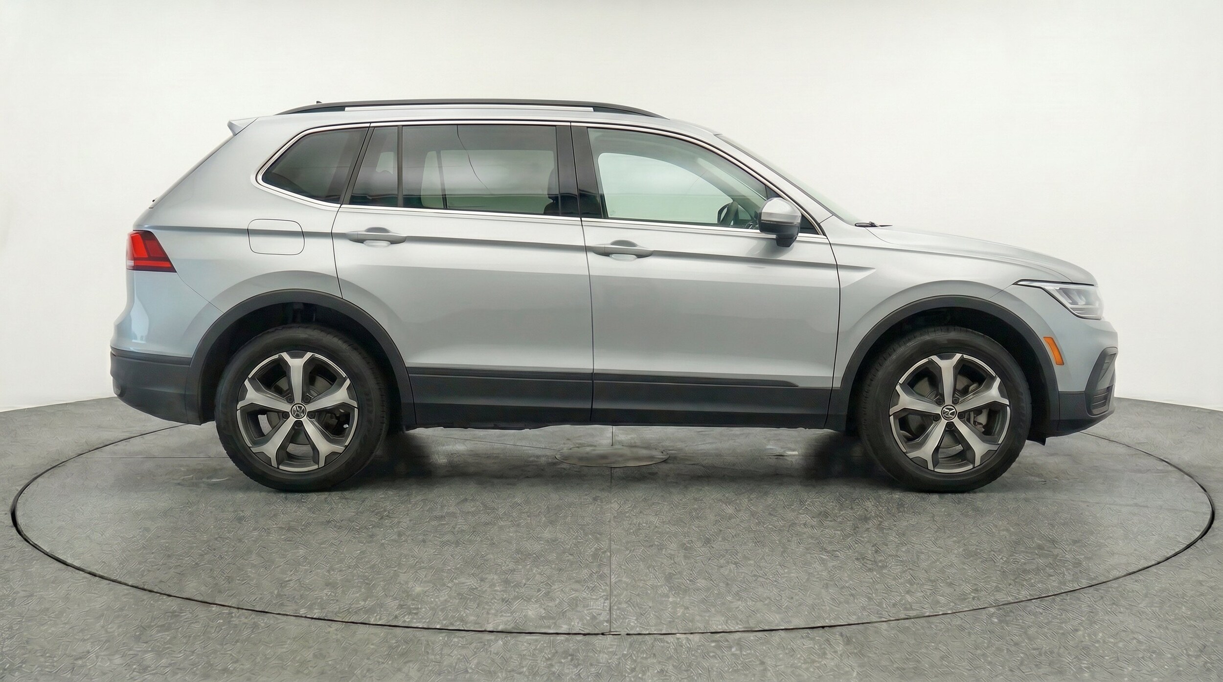 Thumbnail: 2026 Volkswagen Tiguan - 10