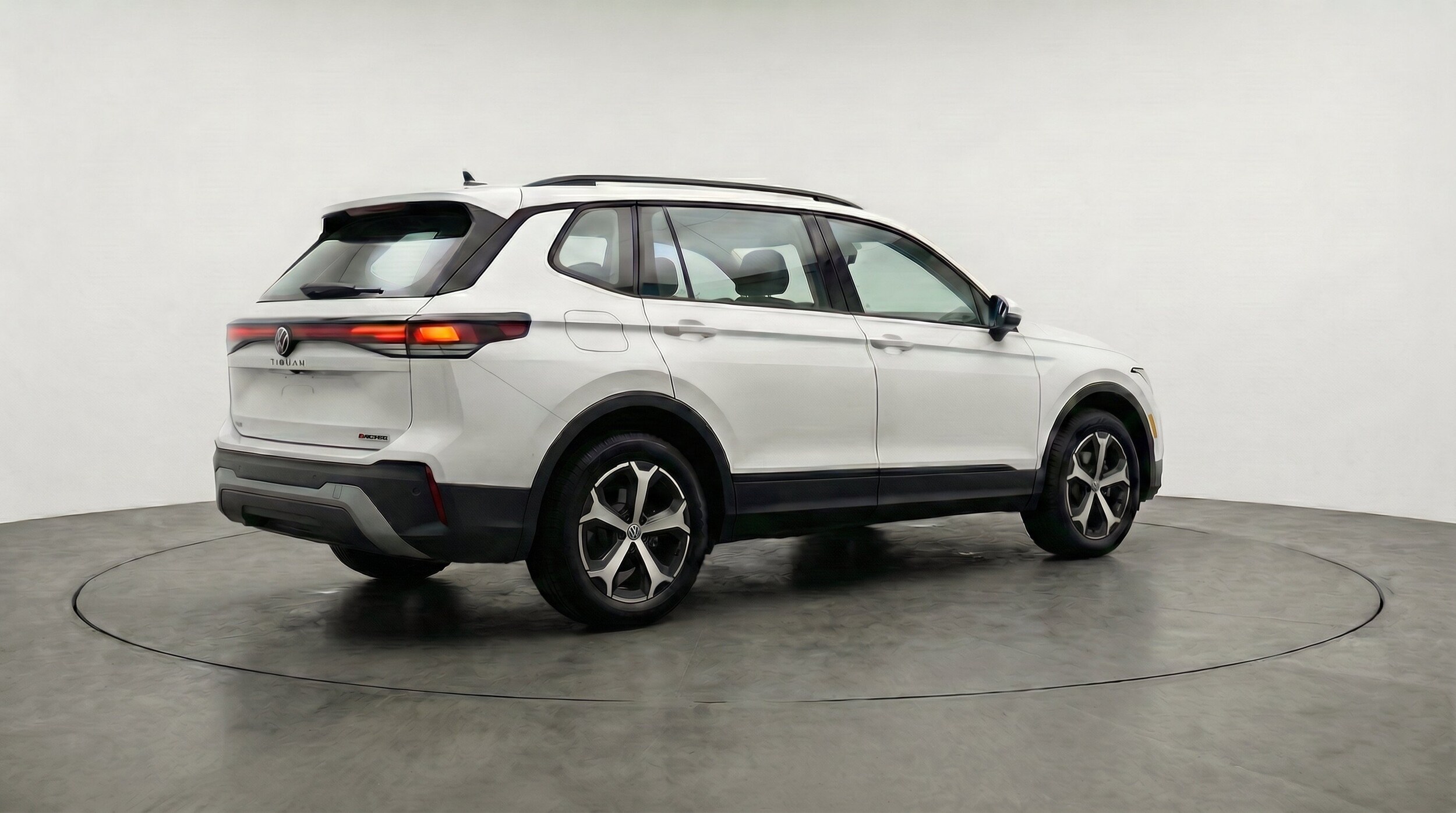 Thumbnail: 2026 Volkswagen Tiguan - 9