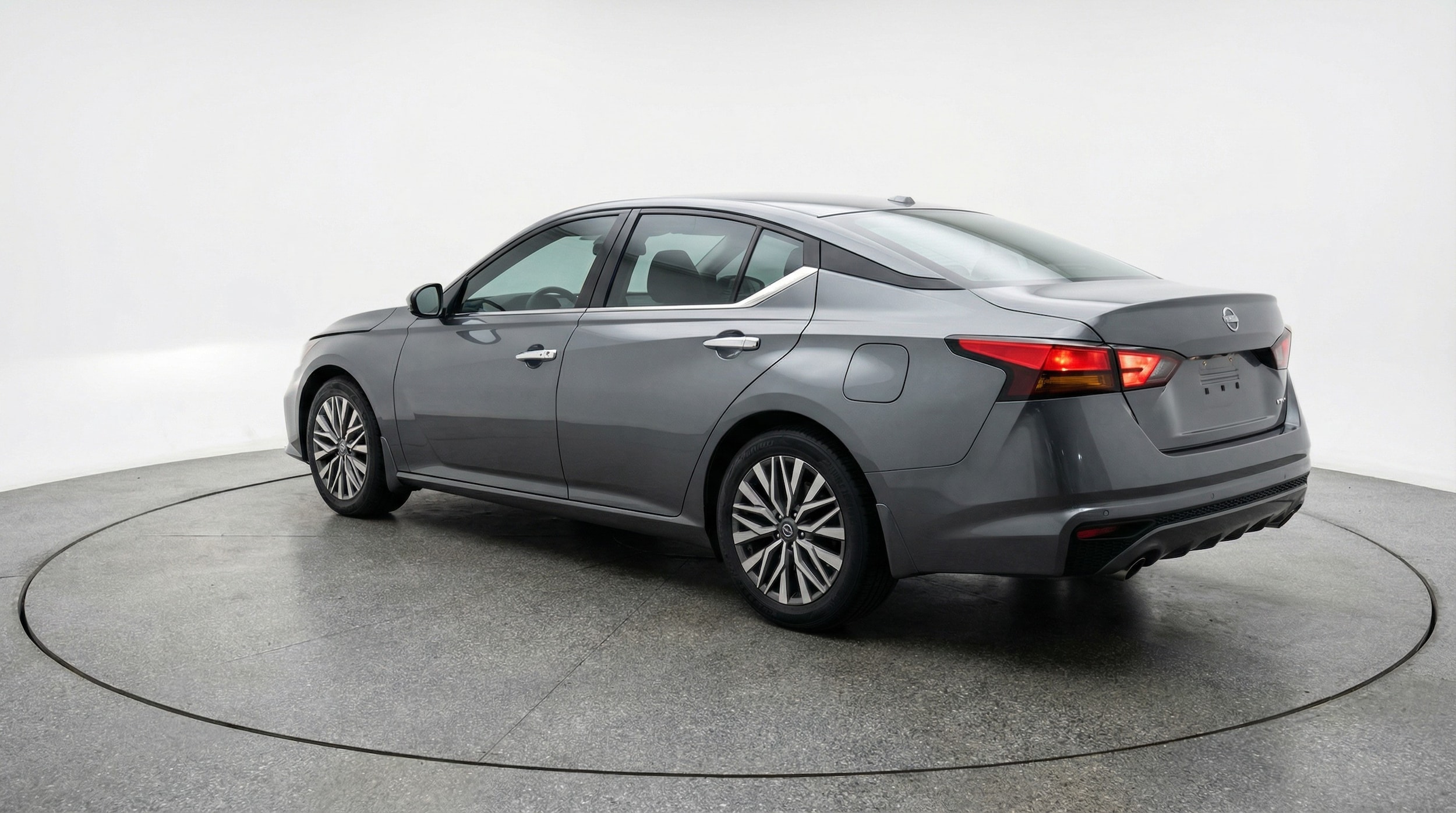 Thumbnail: 2025 Nissan Altima - 5