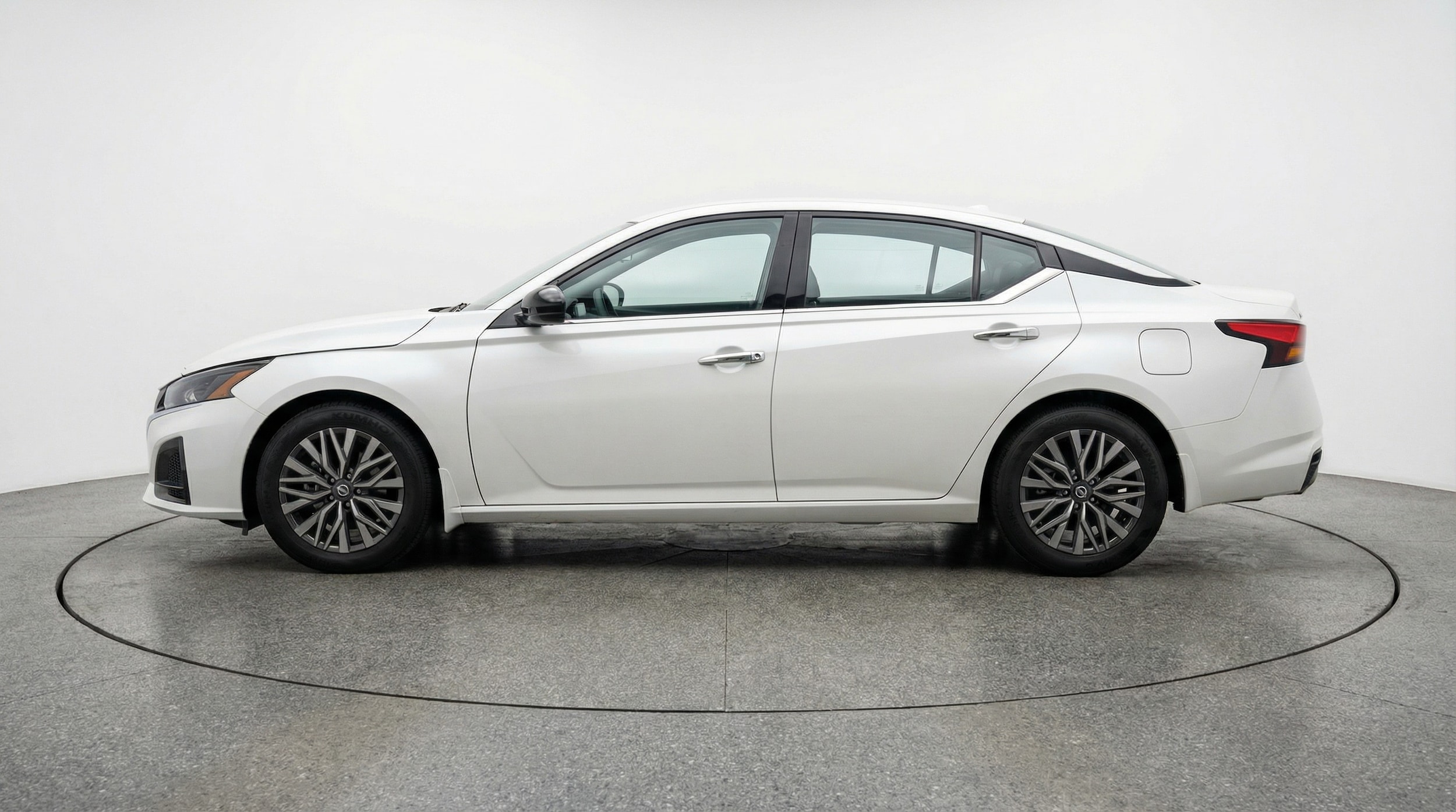 Thumbnail: 2025 Nissan Altima - 4