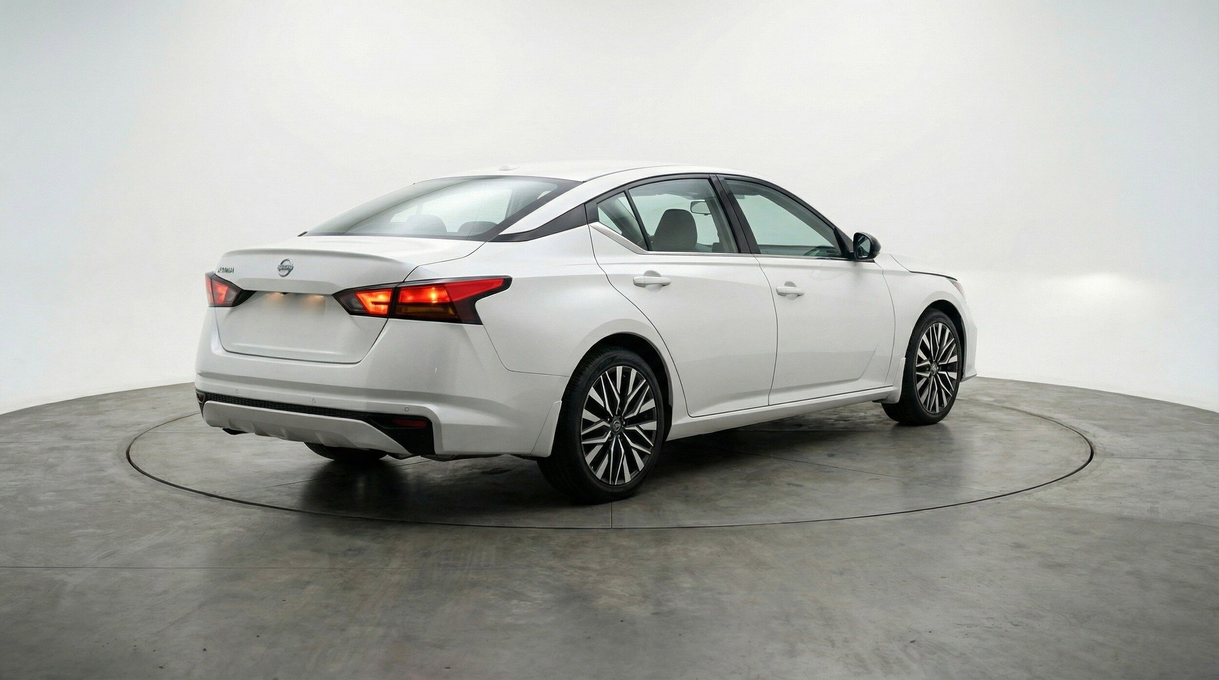 Thumbnail: 2025 Nissan Altima - 9