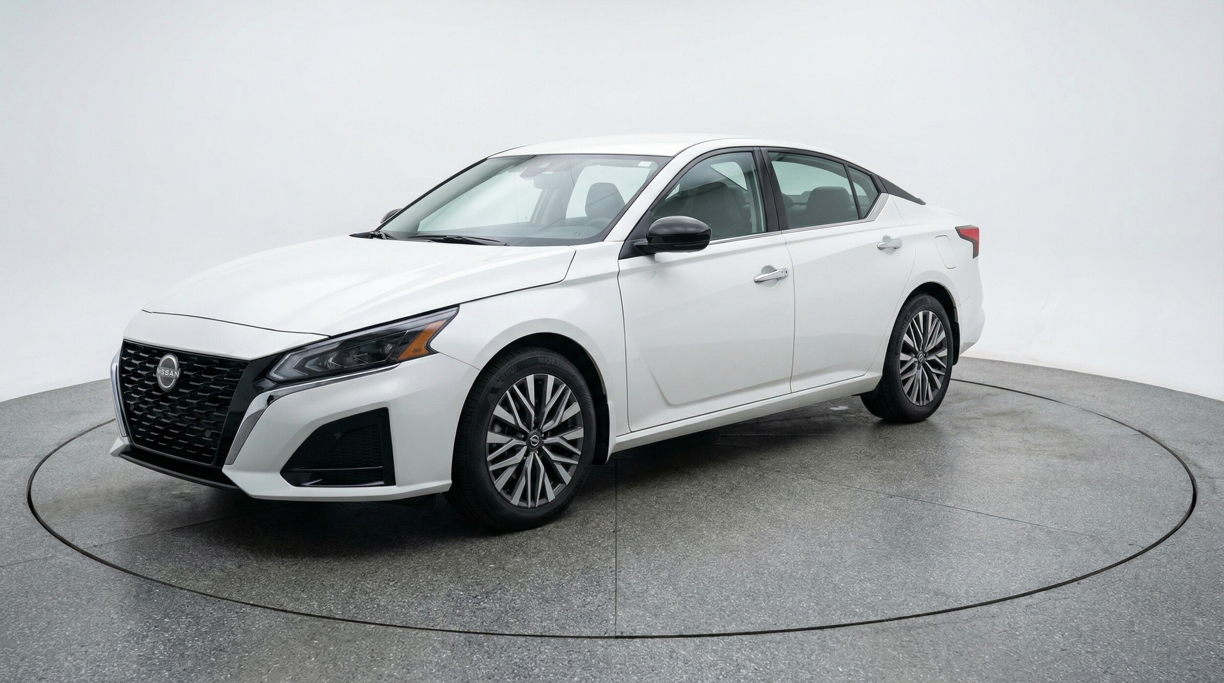 Thumbnail: 2025 Nissan Altima - 3