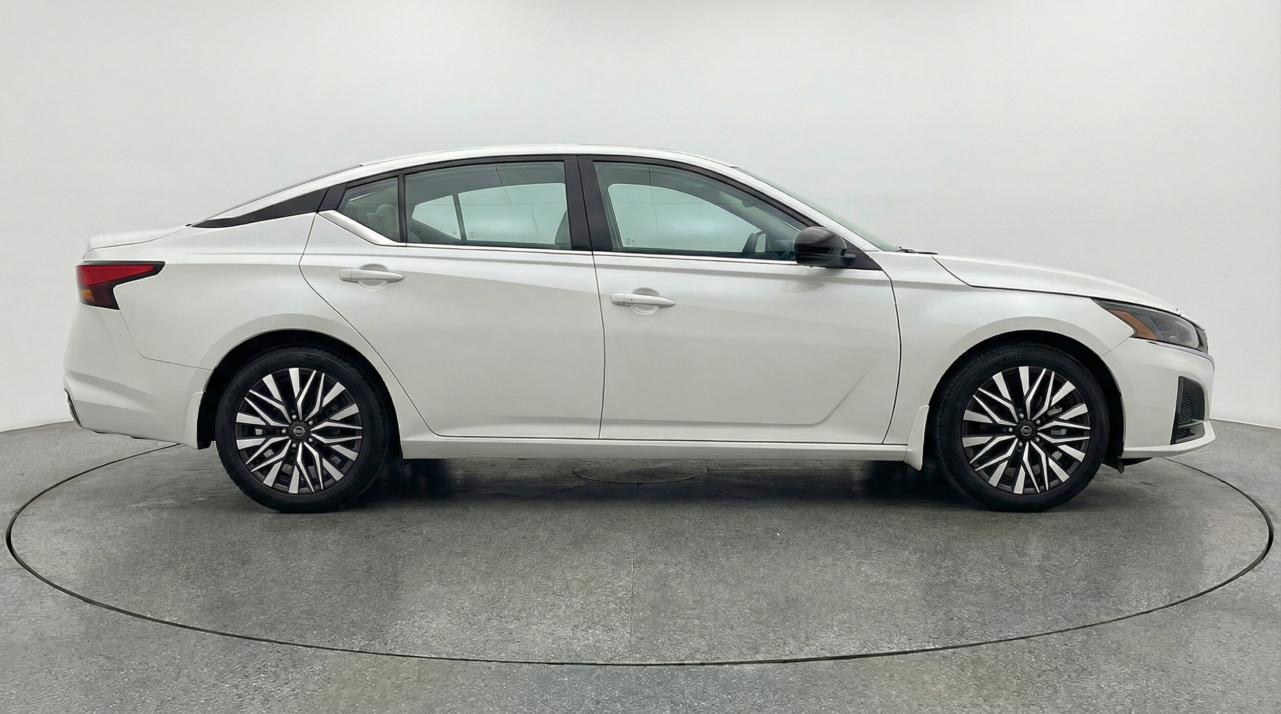 Thumbnail: 2025 Nissan Altima - 8