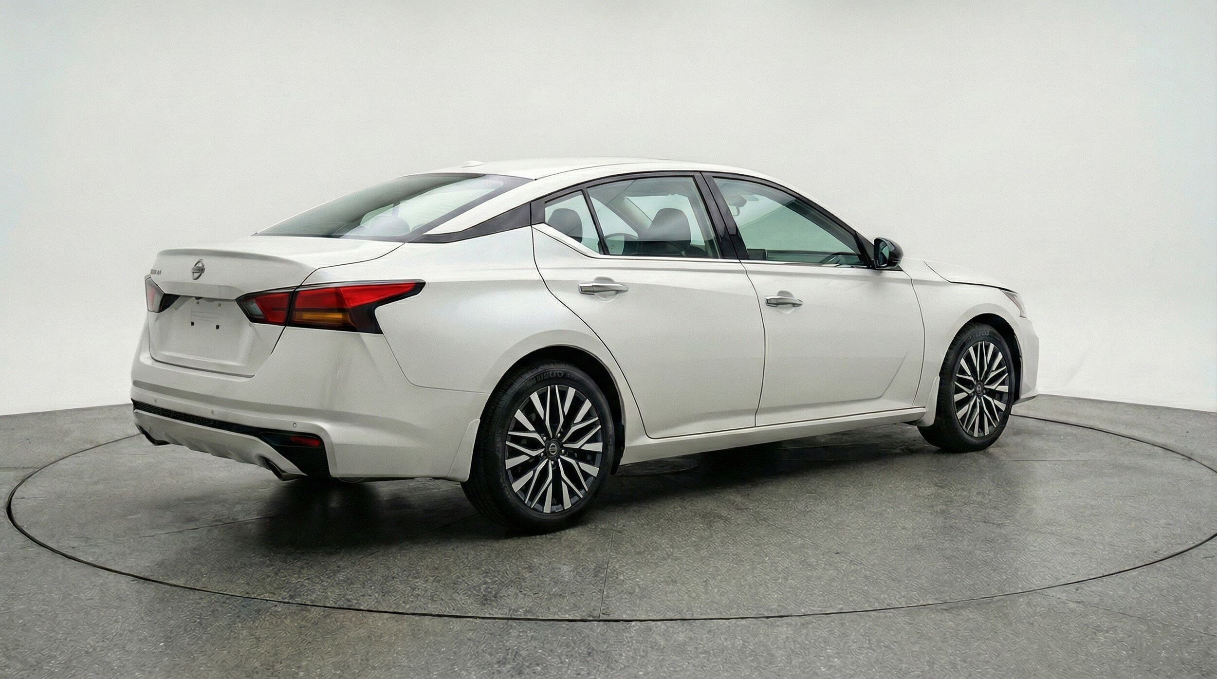 Thumbnail: 2025 Nissan Altima - 9