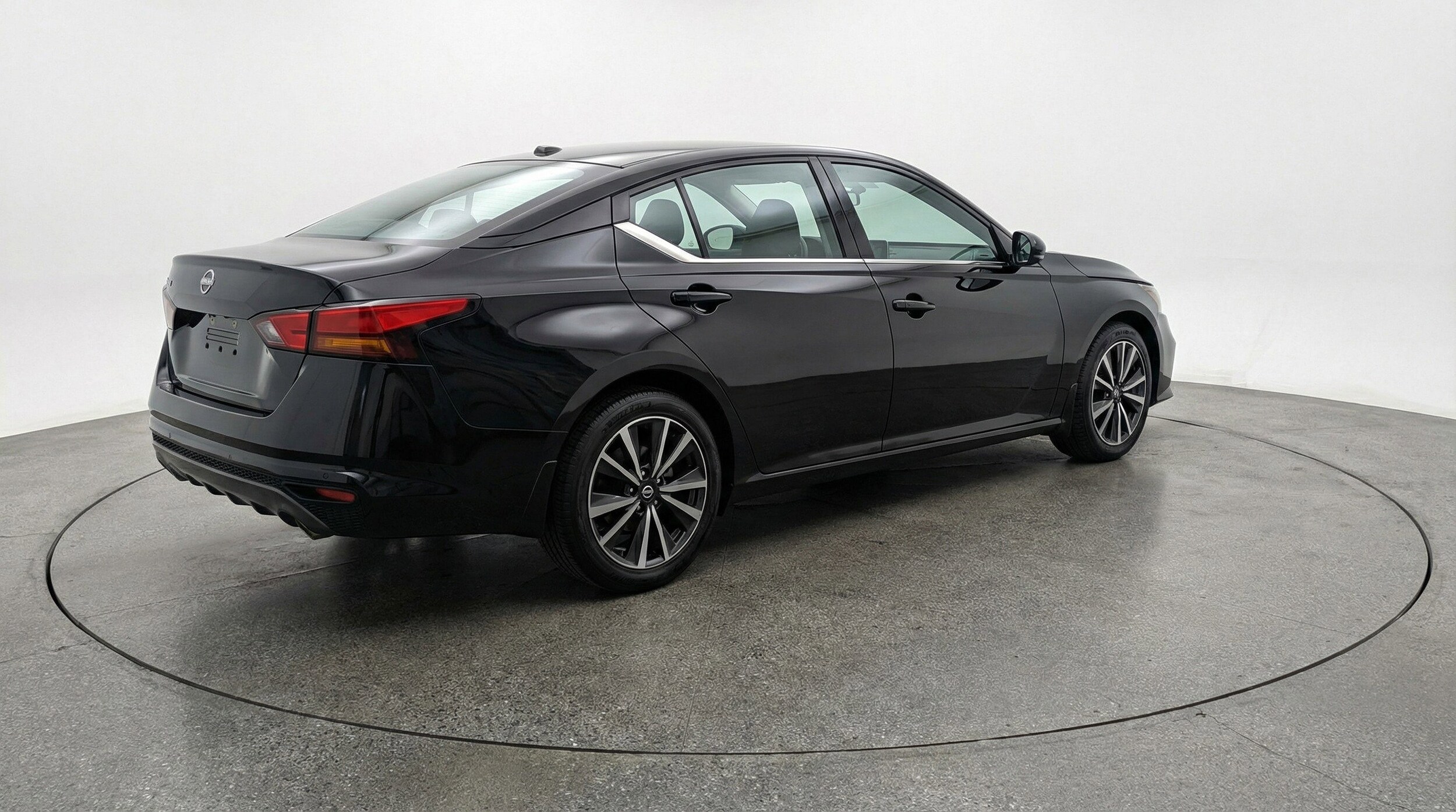 Thumbnail: 2025 Nissan Altima - 9