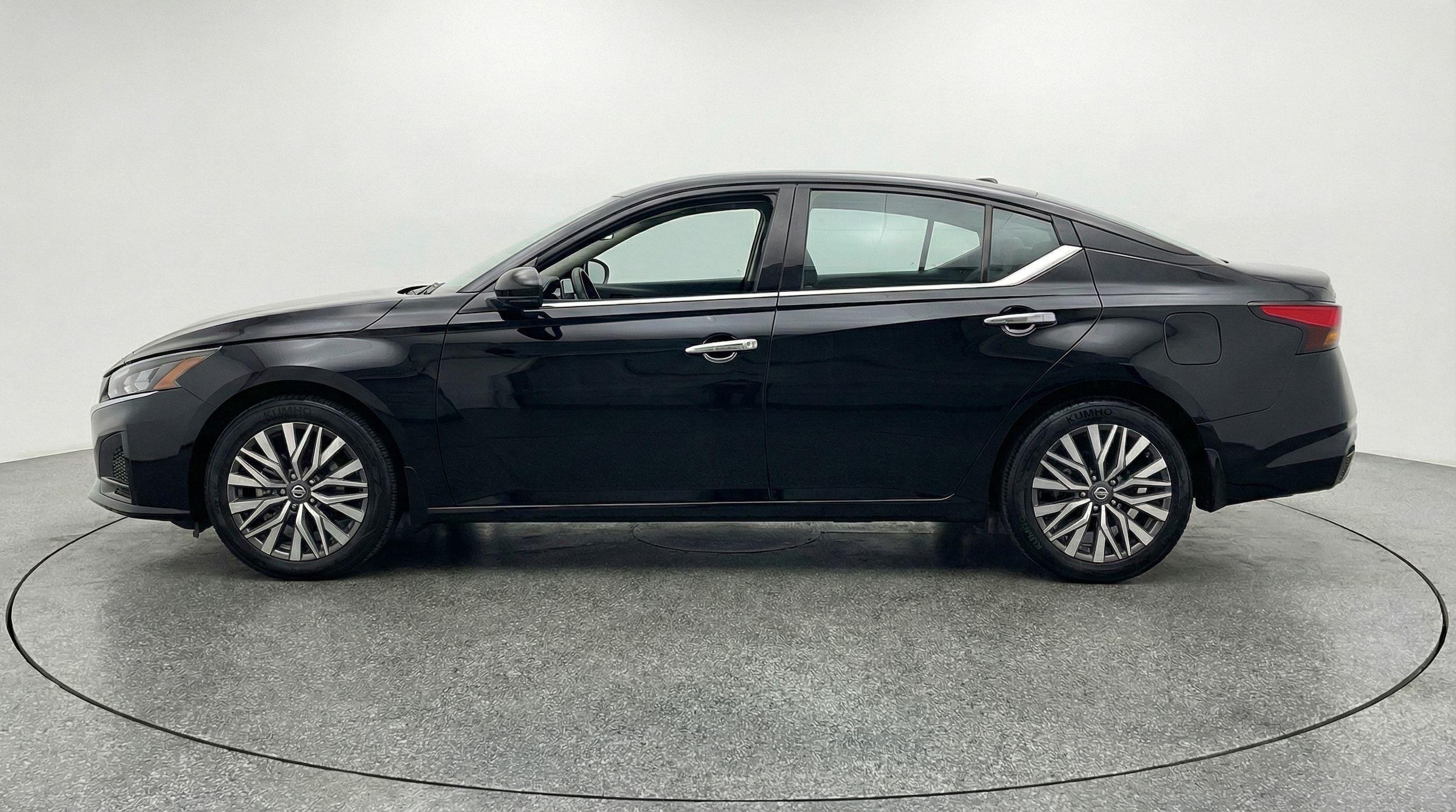 Thumbnail: 2025 Nissan Altima - 4