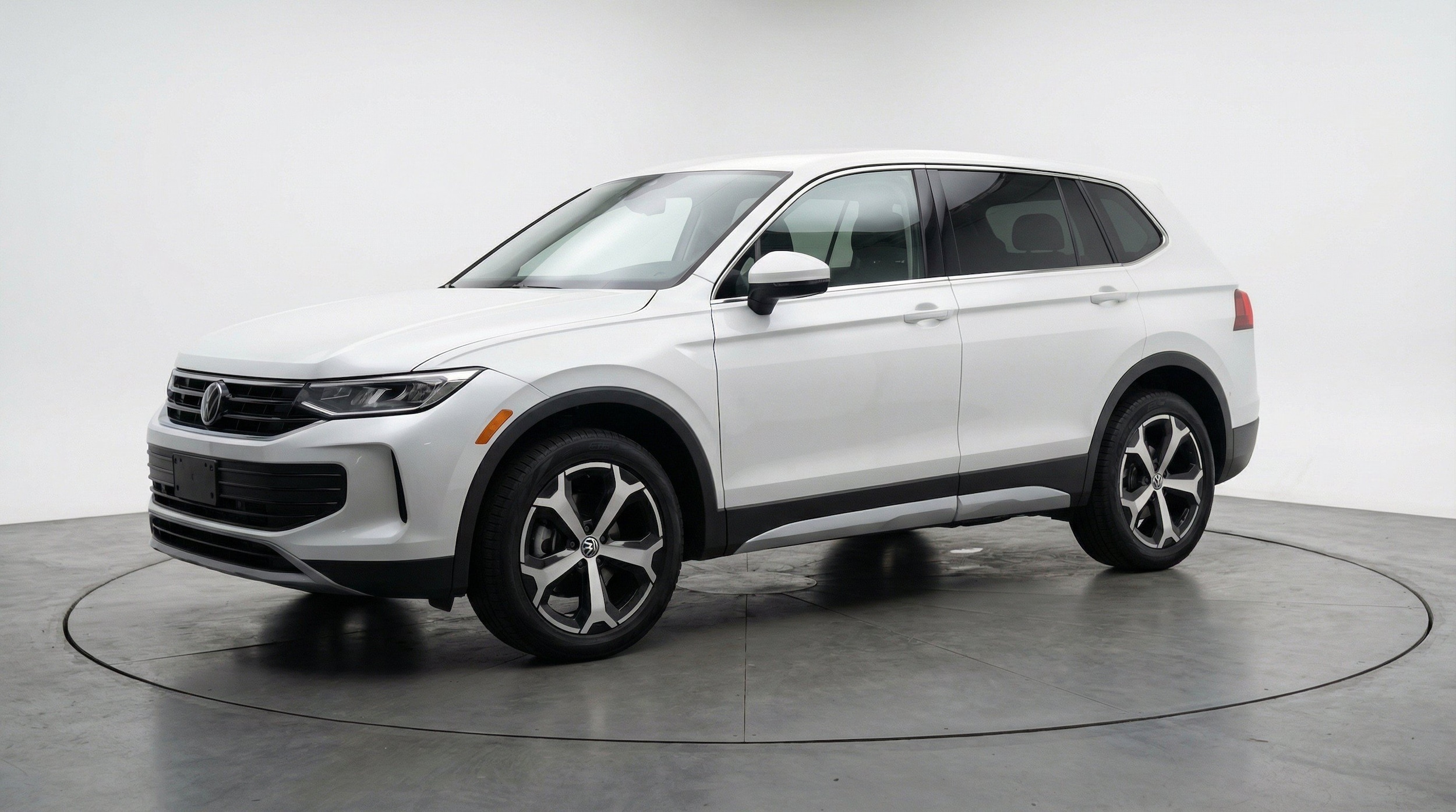 Thumbnail: 2026 Volkswagen Tiguan - 3