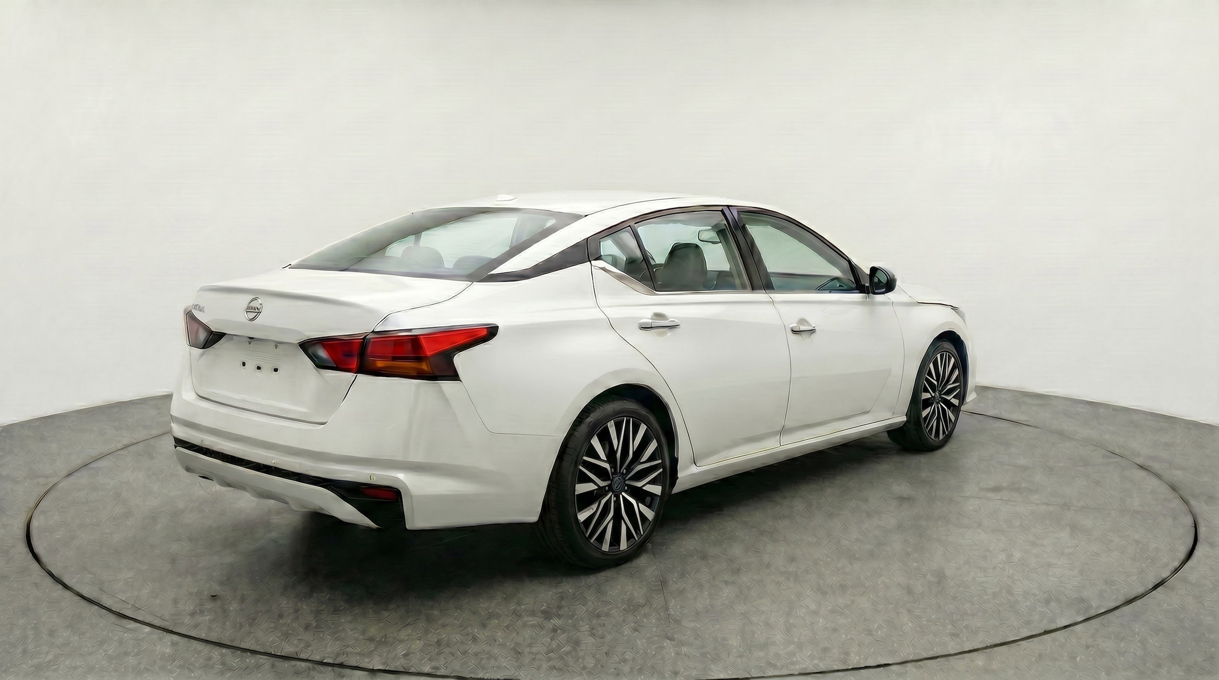 Thumbnail: 2025 Nissan Altima - 9