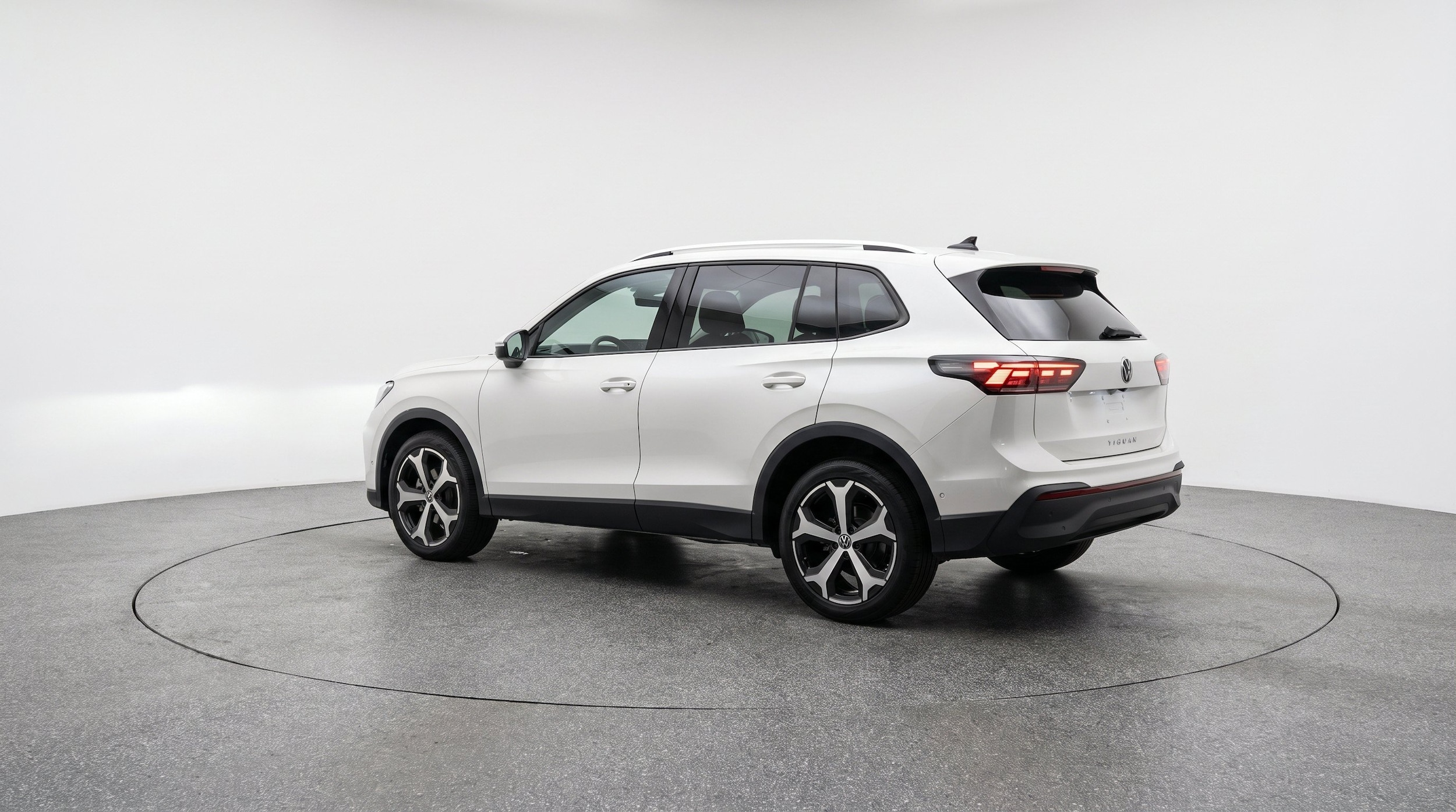 Thumbnail: 2026 Volkswagen Tiguan - 6