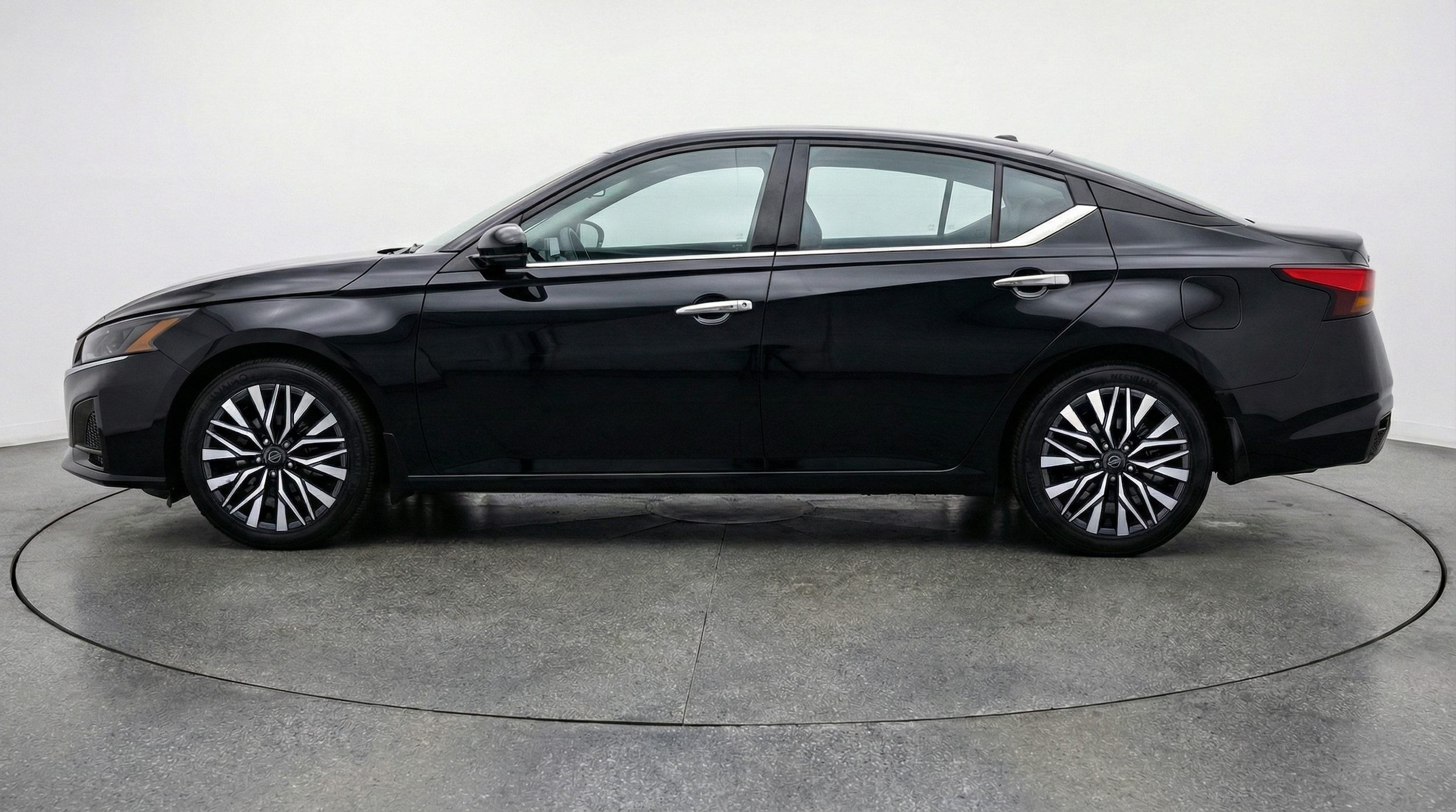 Thumbnail: 2025 Nissan Altima - 4