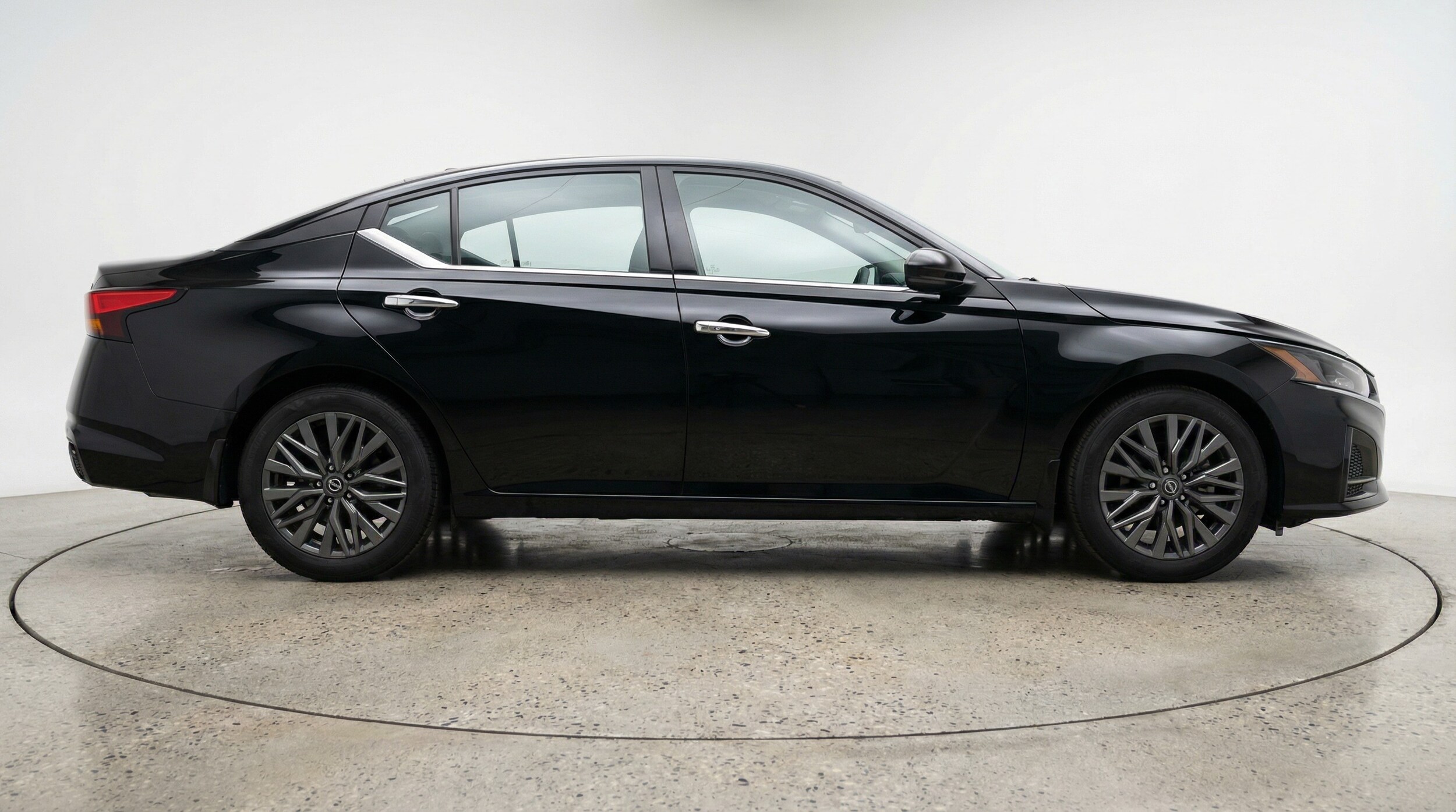 Thumbnail: 2025 Nissan Altima - 8