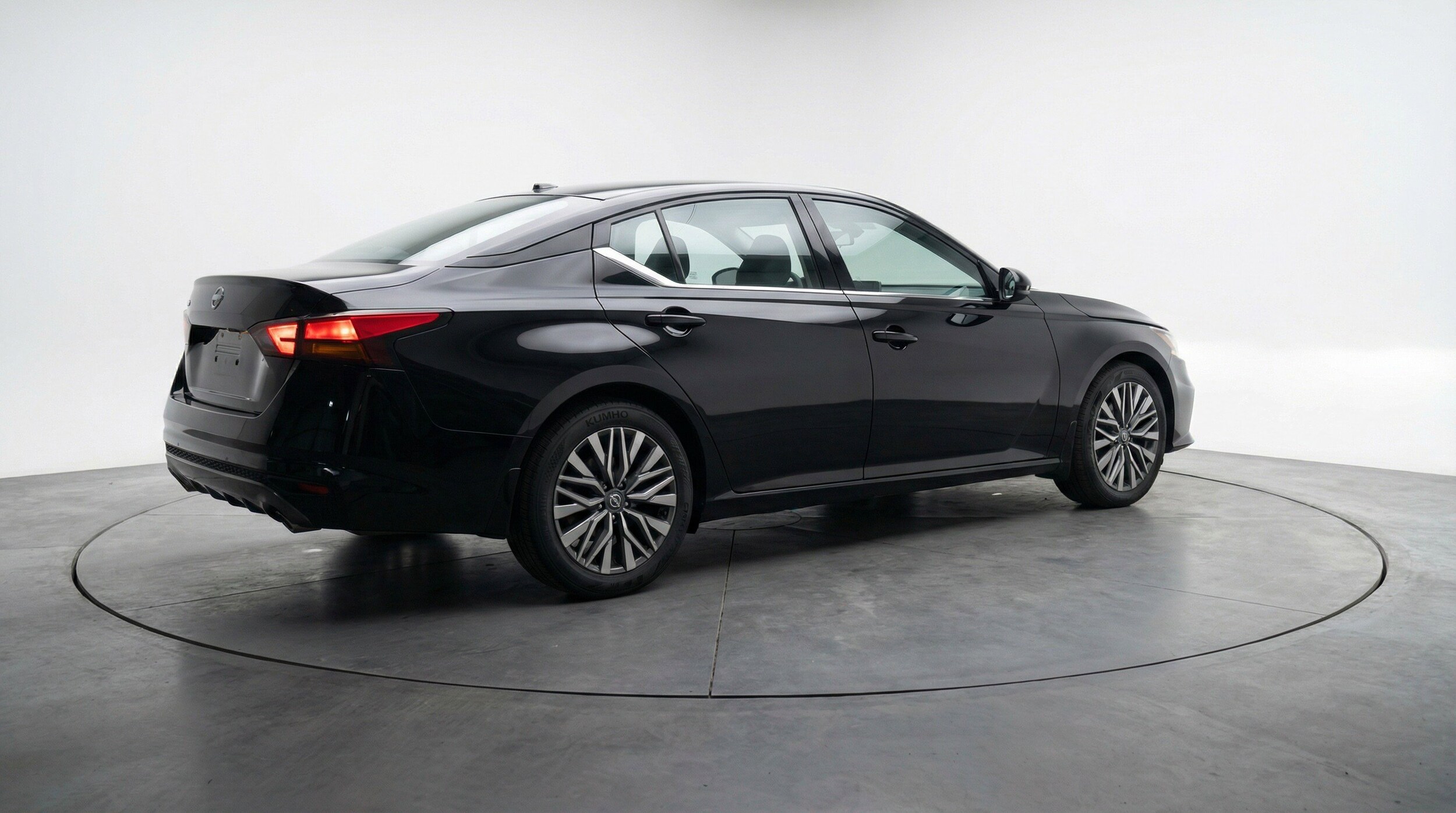 Thumbnail: 2025 Nissan Altima - 9