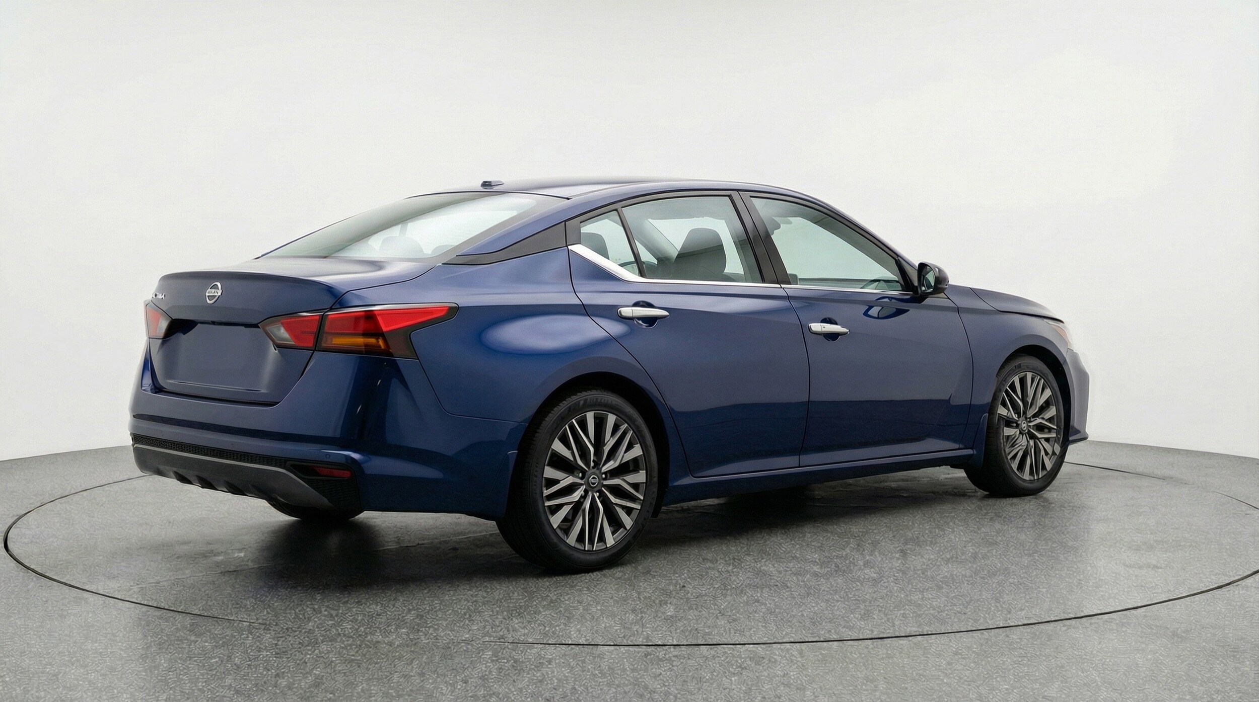 Thumbnail: 2025 Nissan Altima - 9