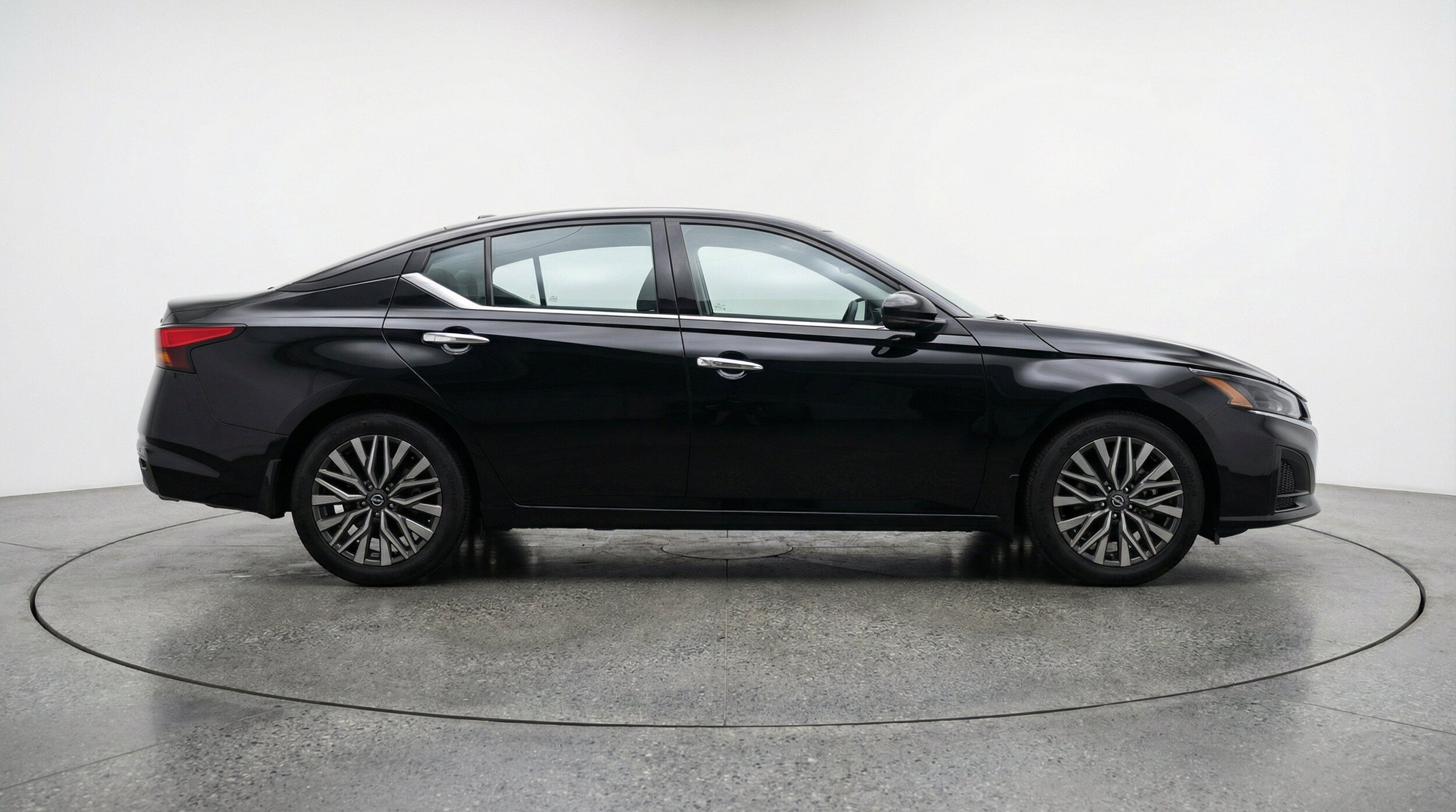 Thumbnail: 2025 Nissan Altima - 10