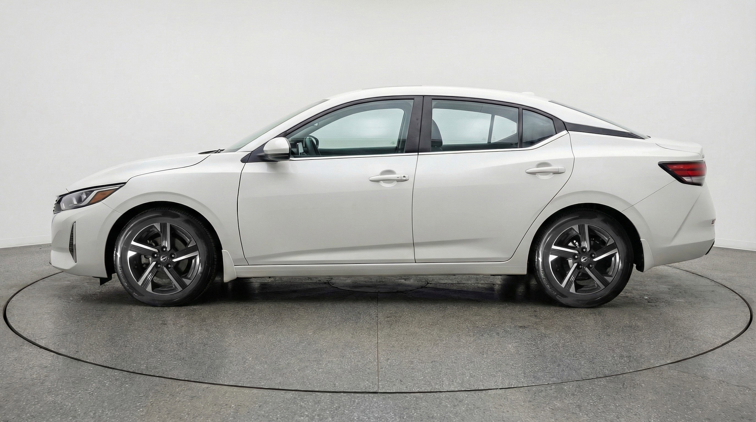 Thumbnail: 2025 Nissan Sentra - 5