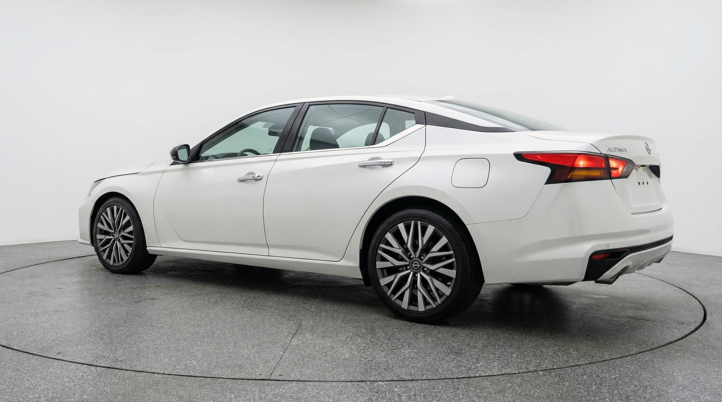 Thumbnail: 2025 Nissan Altima - 5