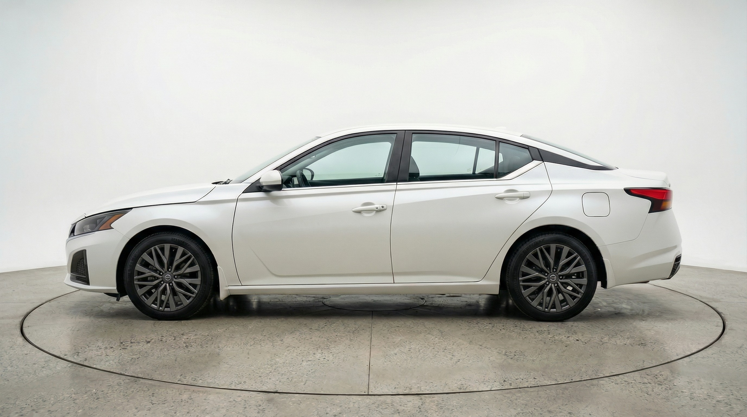 Thumbnail: 2025 Nissan Altima - 4