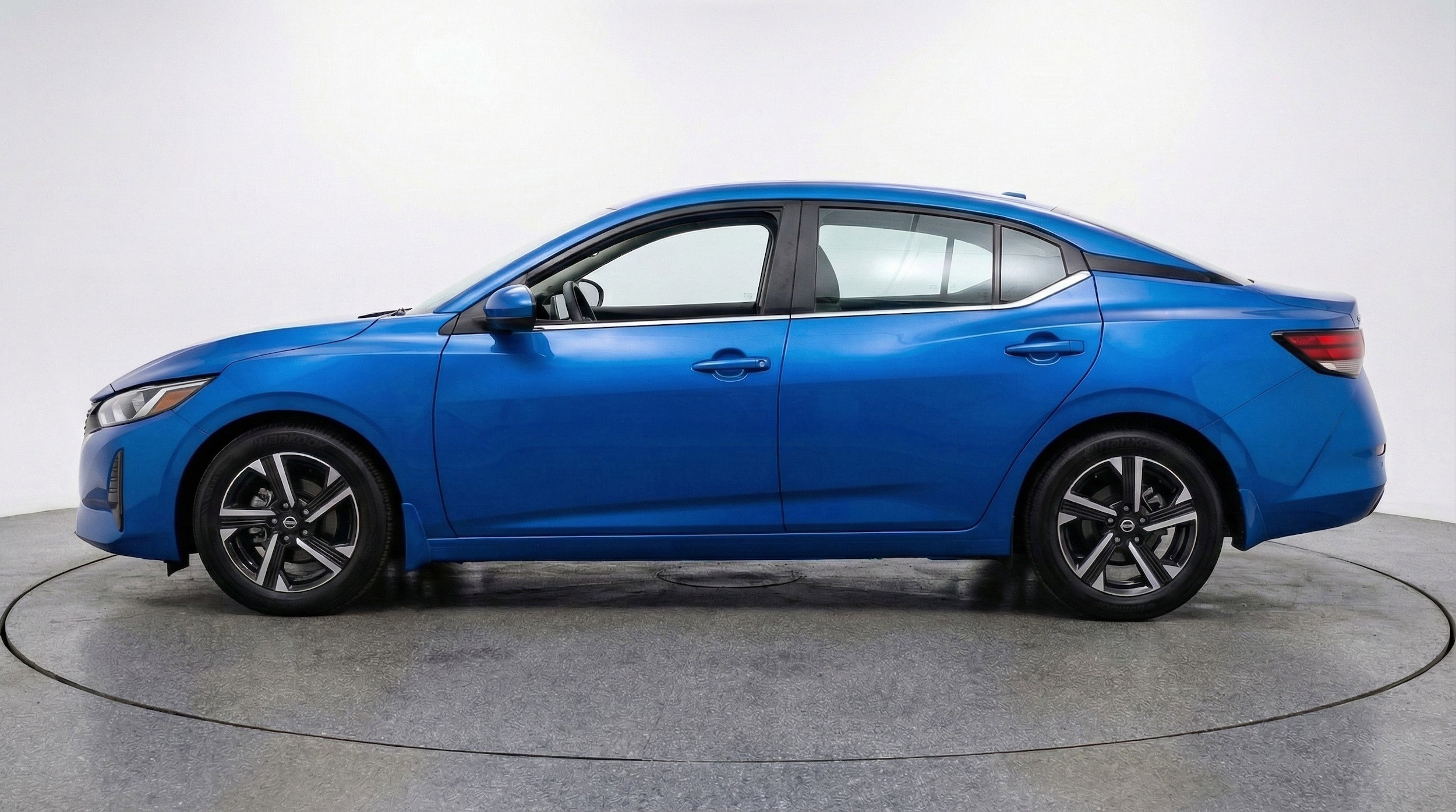 Thumbnail: 2025 Nissan Sentra - 5