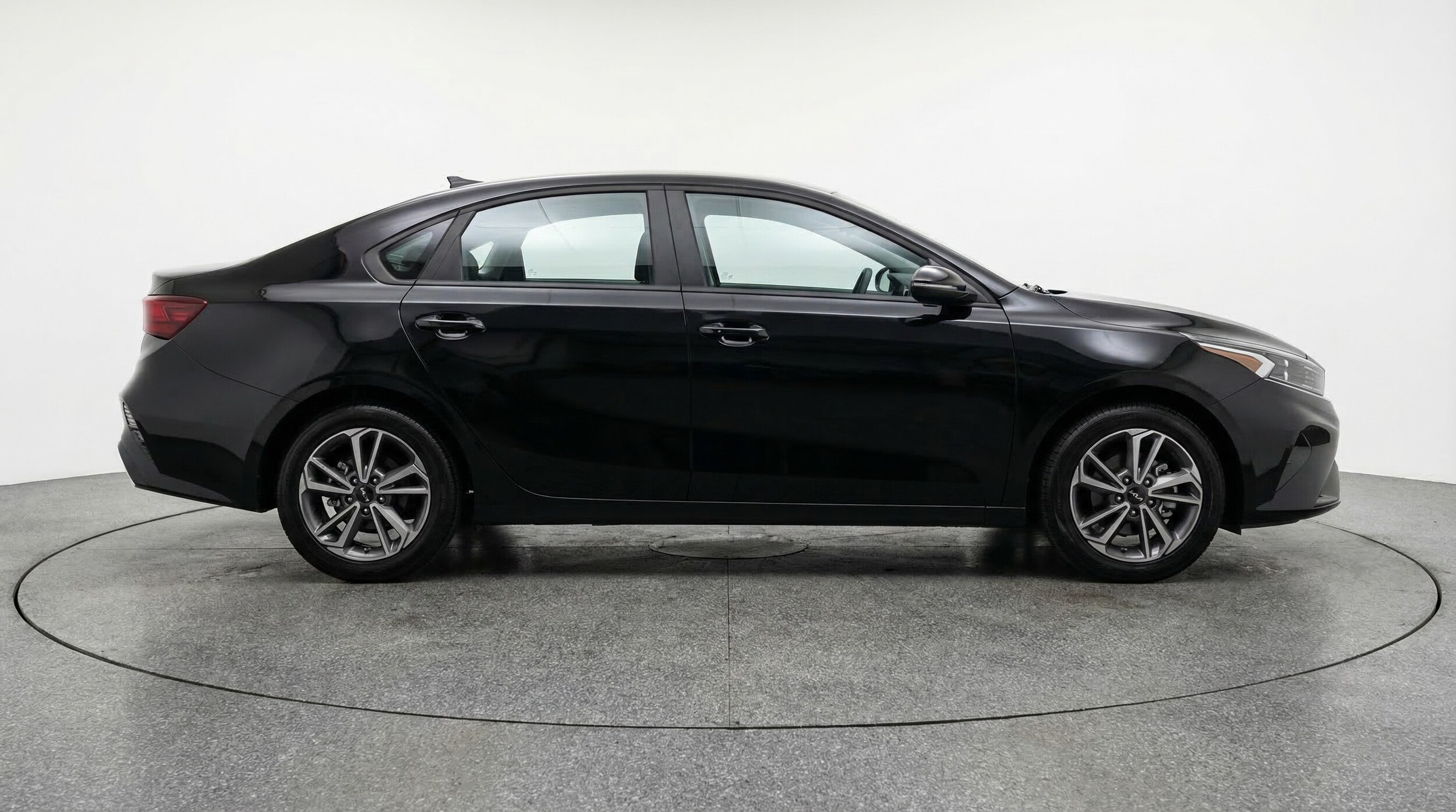 Thumbnail: 2024 Kia Forte - 8