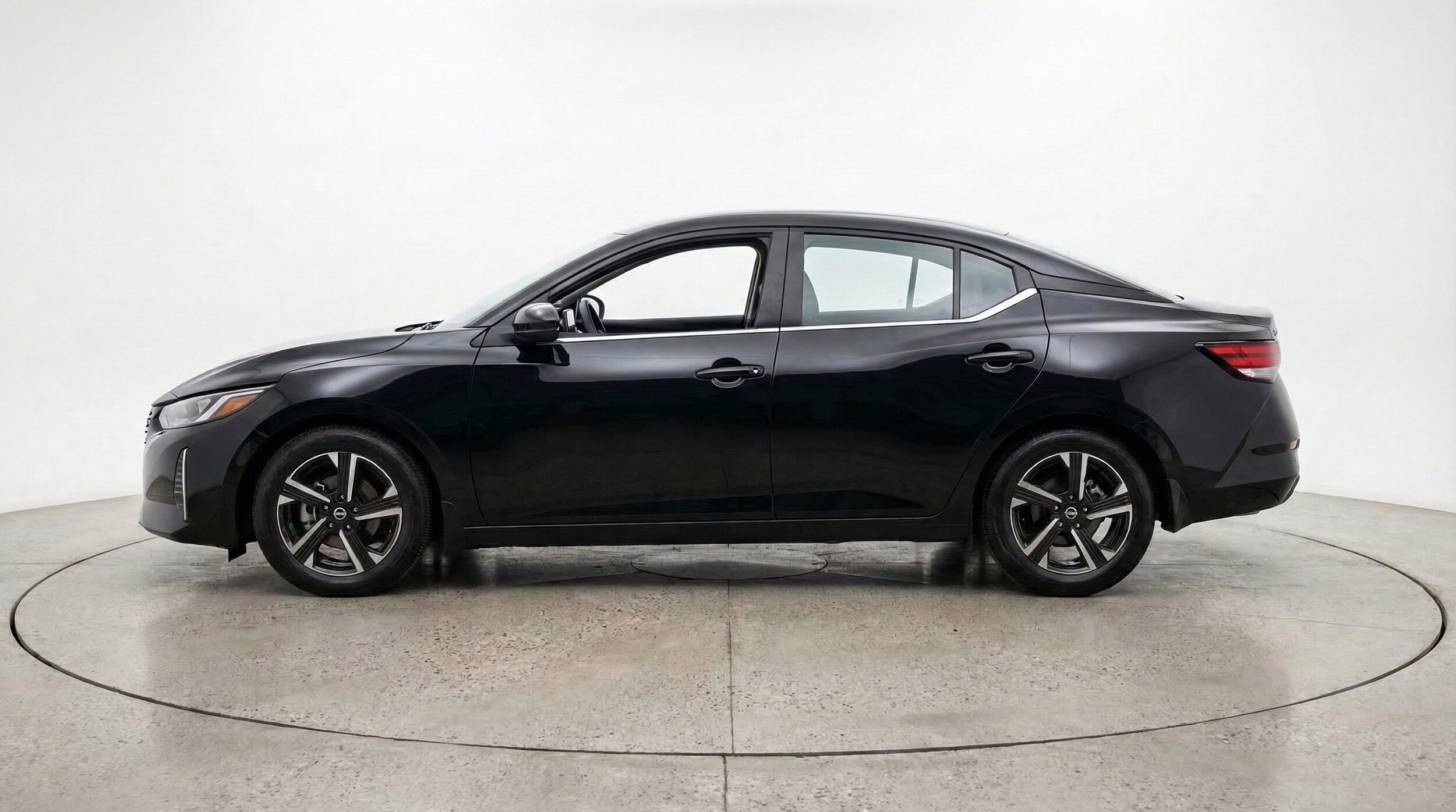 Thumbnail: 2025 Nissan Sentra - 5