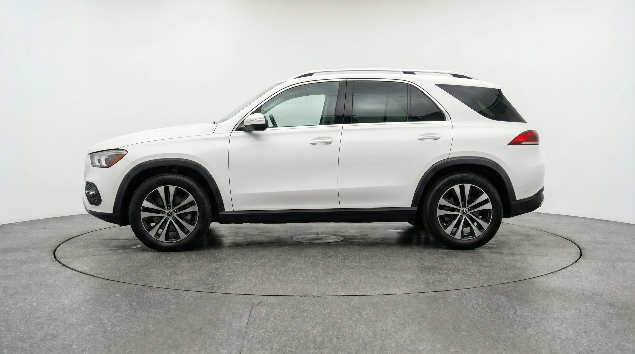 Thumbnail: 2026 Mercedes-Benz GLE - 5