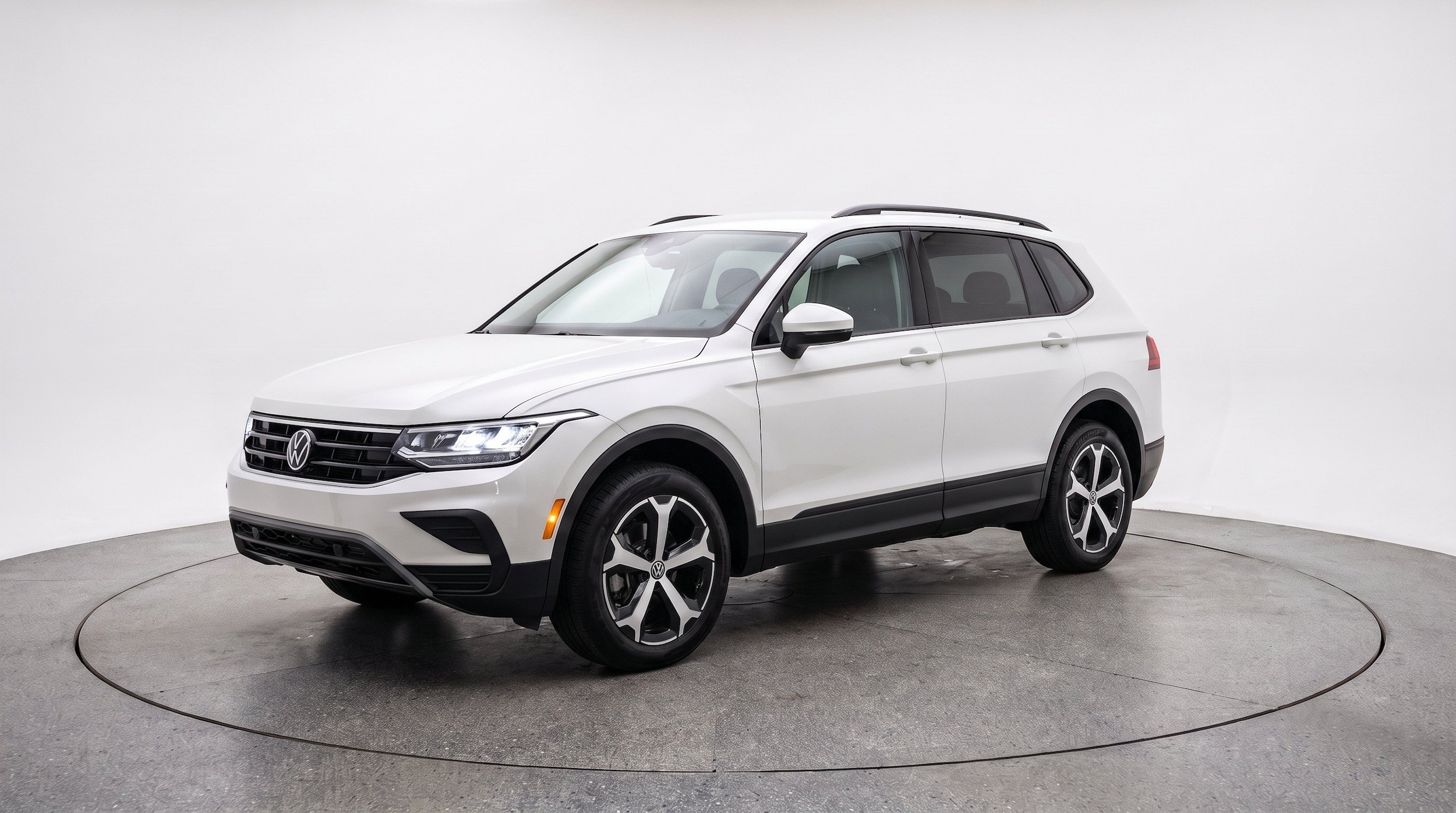 Thumbnail: 2026 Volkswagen Tiguan - 3