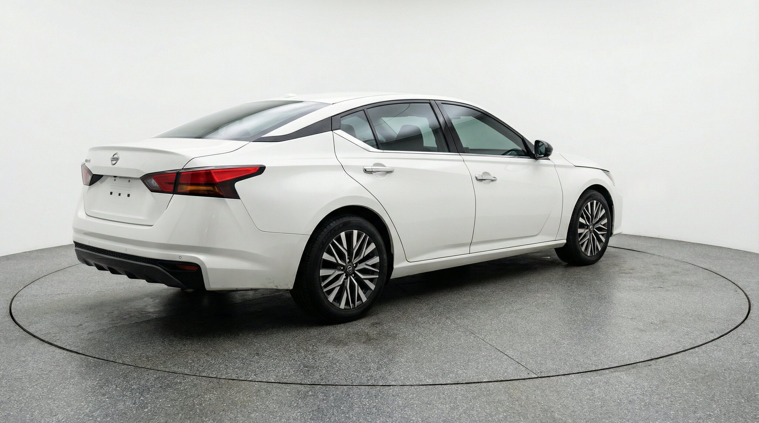 Thumbnail: 2025 Nissan Altima - 9