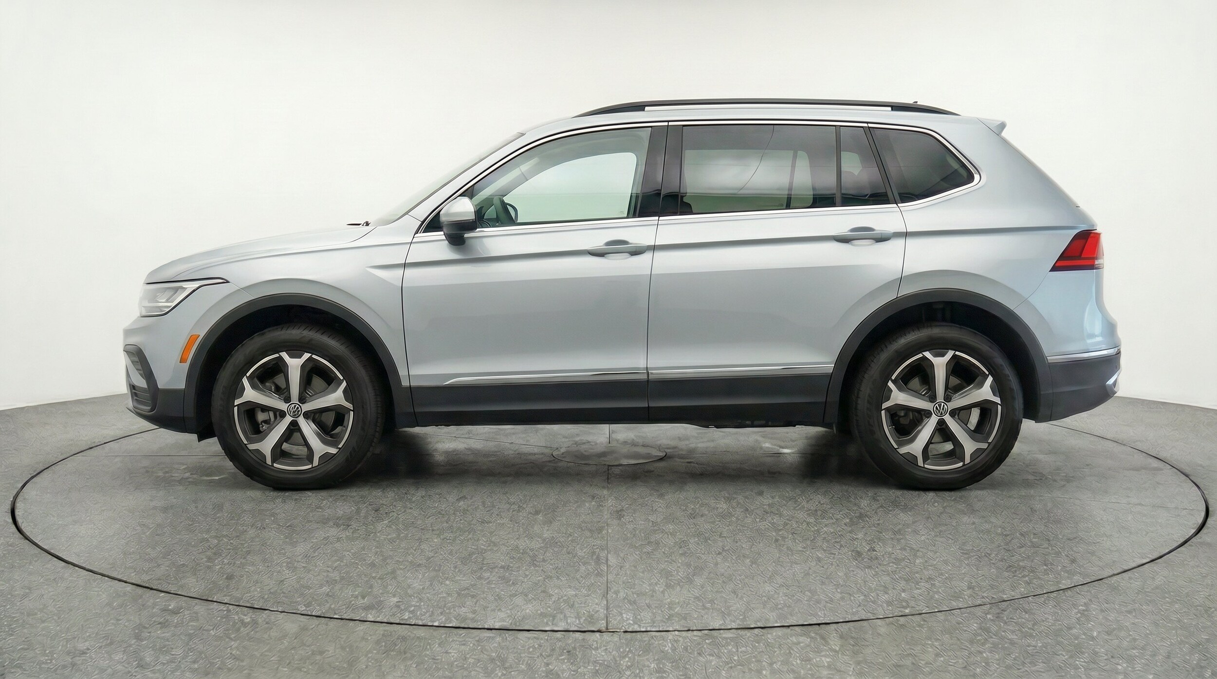 Thumbnail: 2026 Volkswagen Tiguan - 5