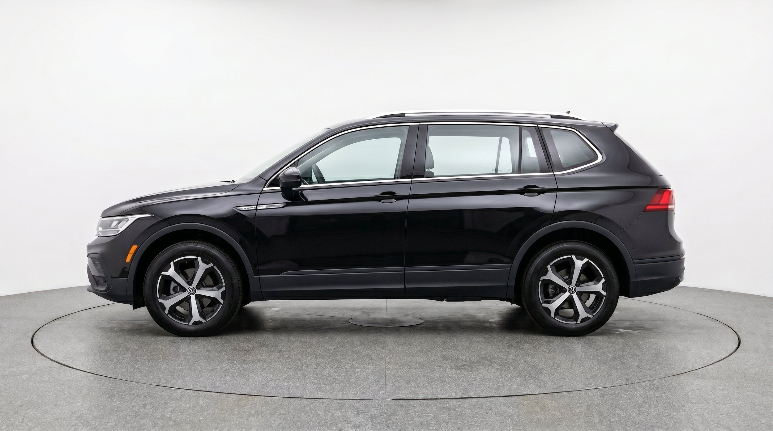 Thumbnail: 2026 Volkswagen Tiguan - 5