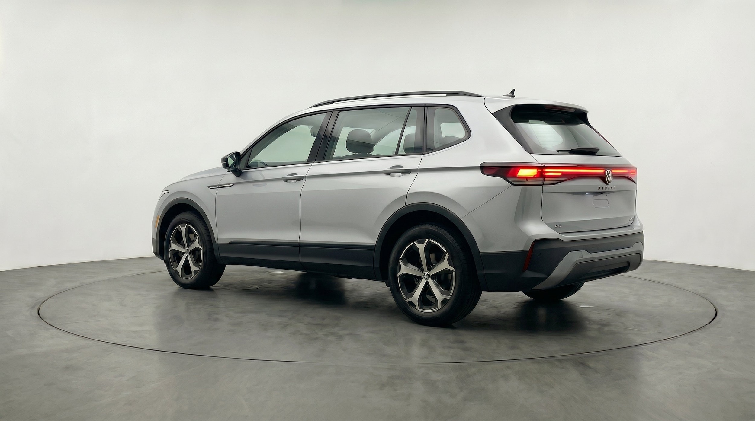Thumbnail: 2026 Volkswagen Tiguan - 6