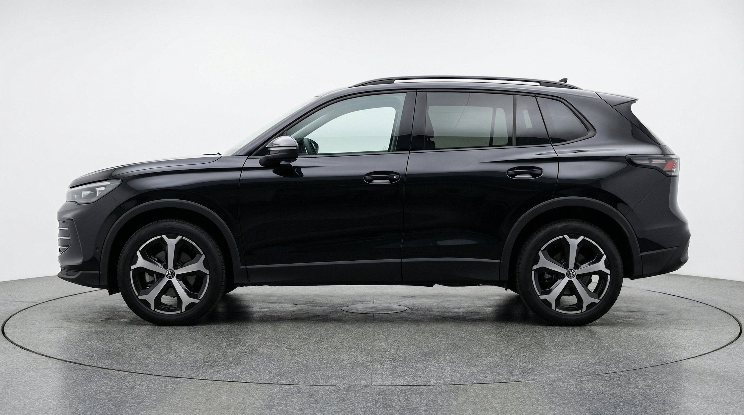 Thumbnail: 2026 Volkswagen Tiguan - 5