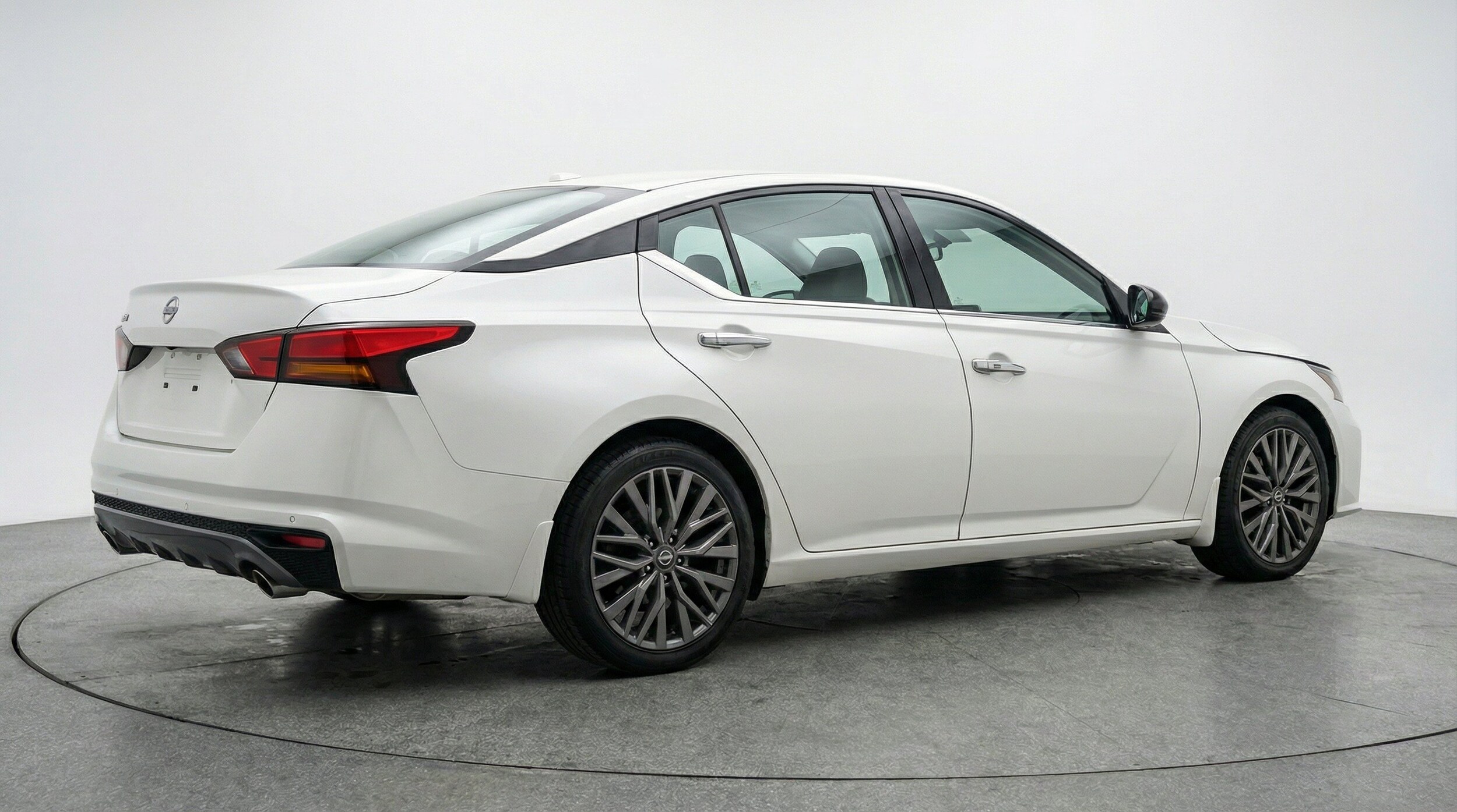 Thumbnail: 2025 Nissan Altima - 9