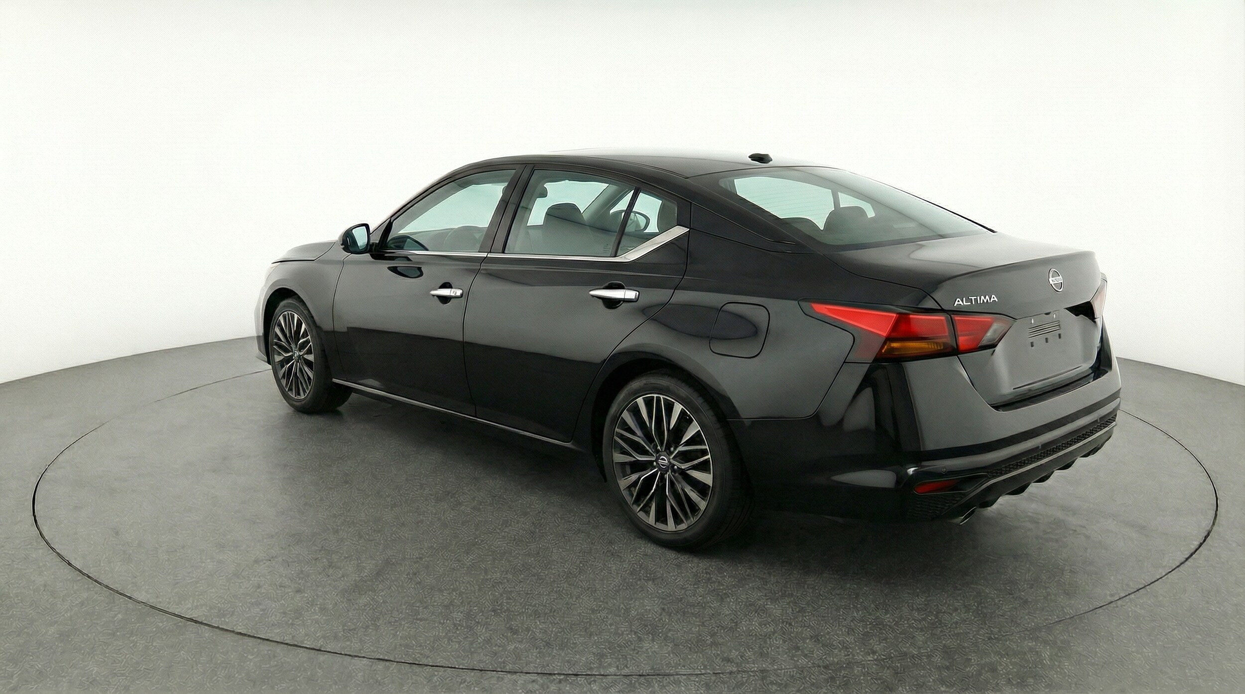 Thumbnail: 2025 Nissan Altima - 5