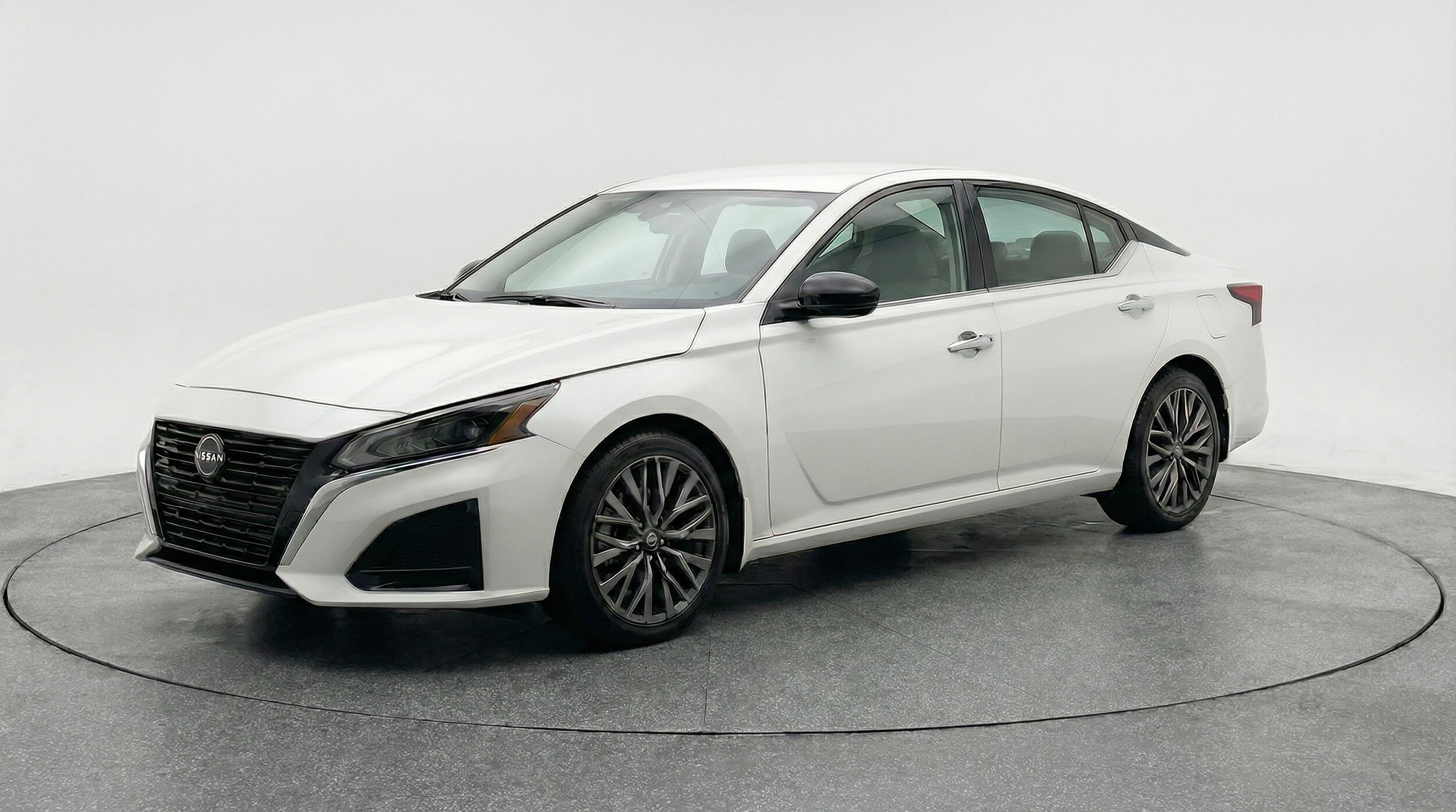 Thumbnail: 2025 Nissan Altima - 3