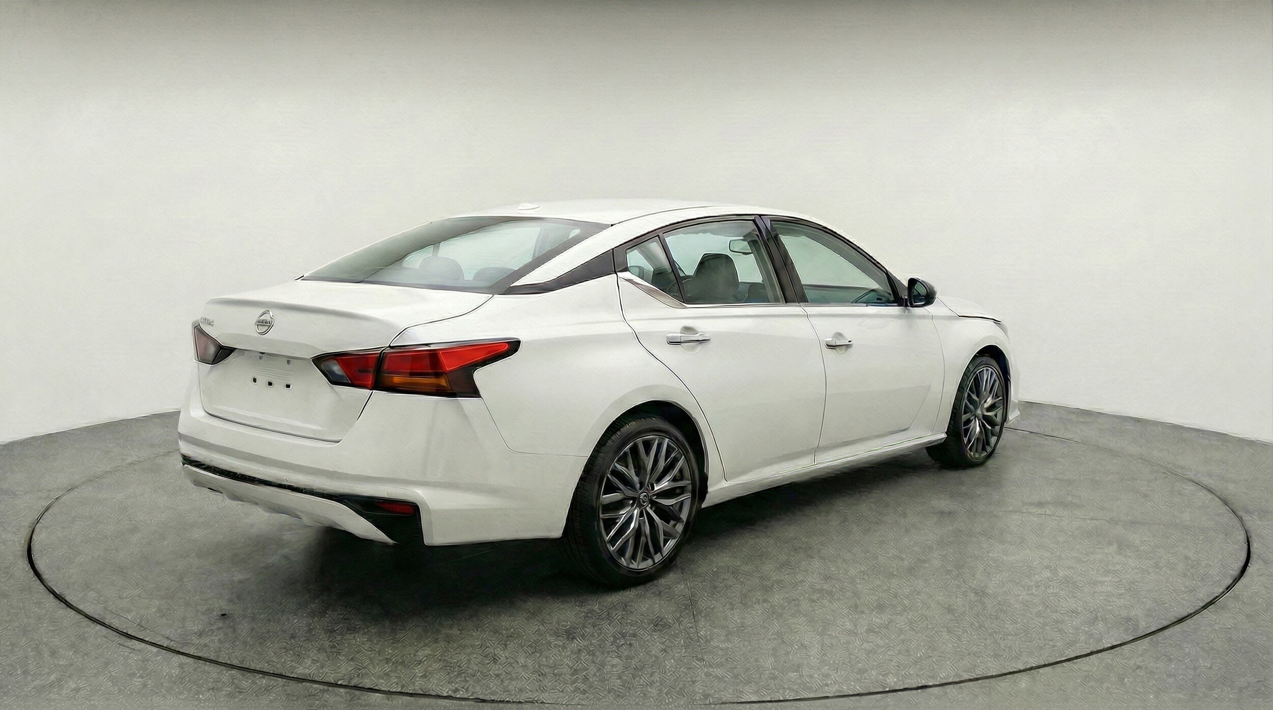 Thumbnail: 2025 Nissan Altima - 9