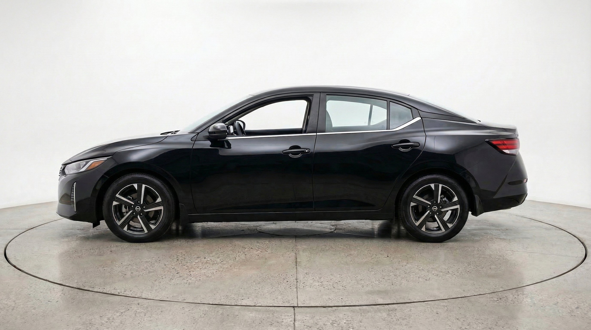 Thumbnail: 2025 Nissan Sentra - 5