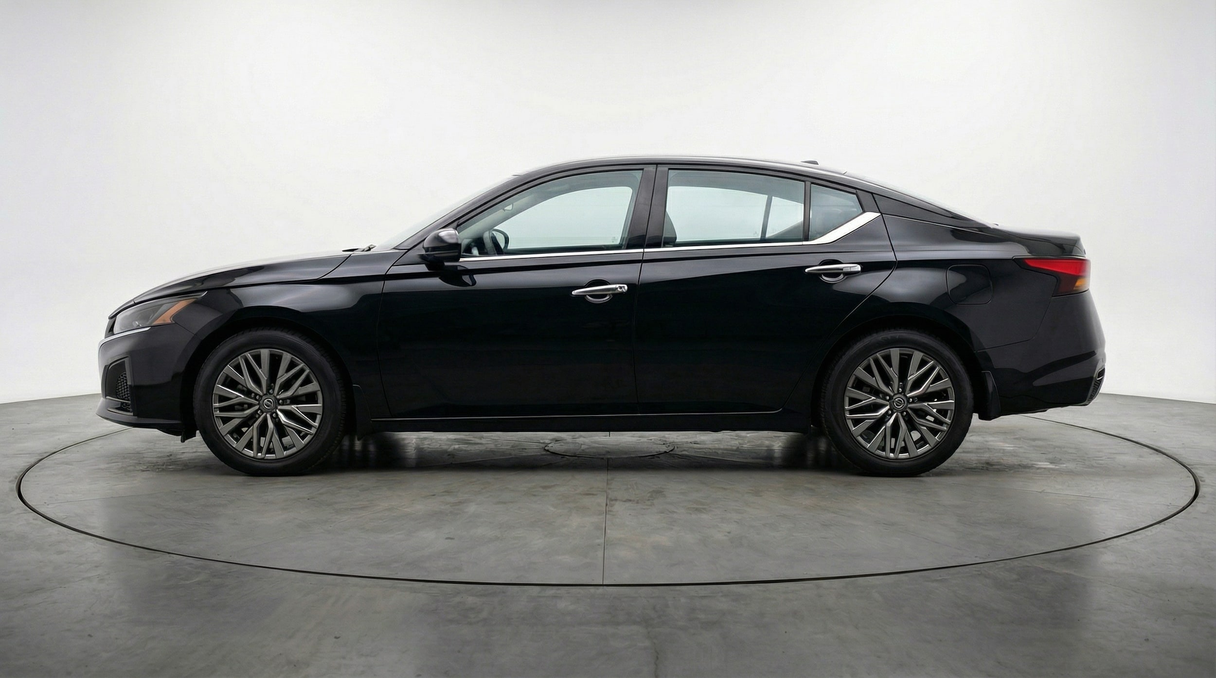 Thumbnail: 2025 Nissan Altima - 4