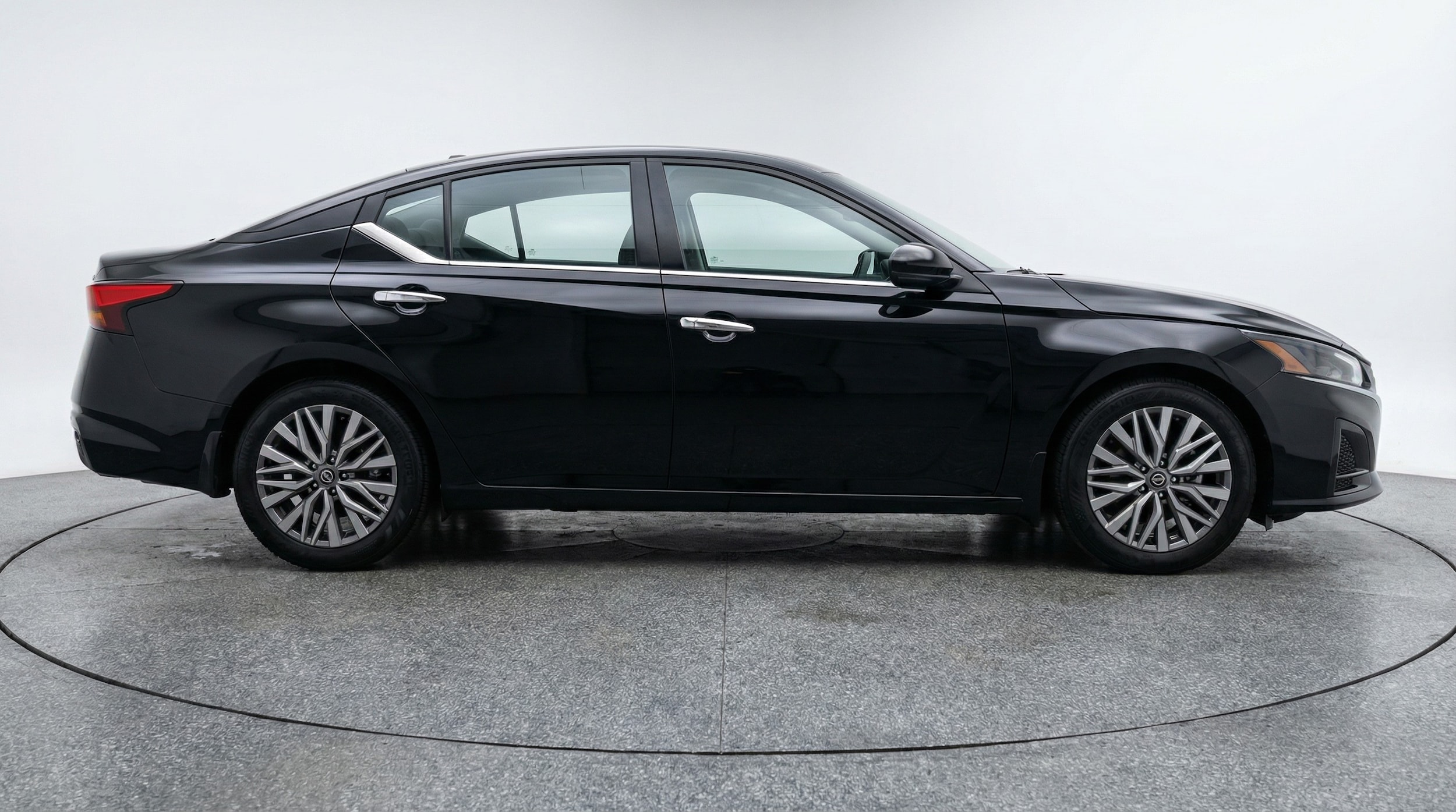 Thumbnail: 2025 Nissan Altima - 8