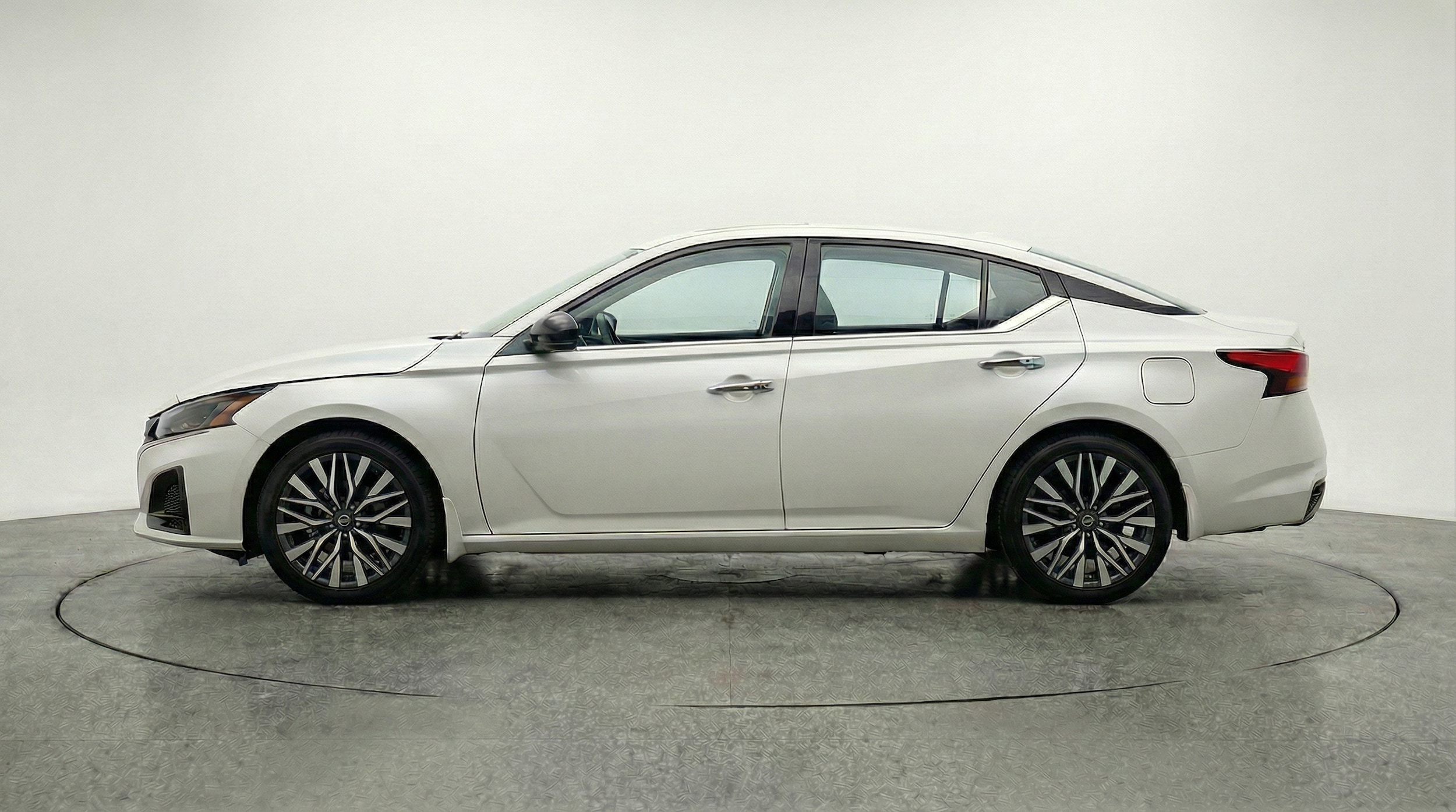 Thumbnail: 2025 Nissan Altima - 5