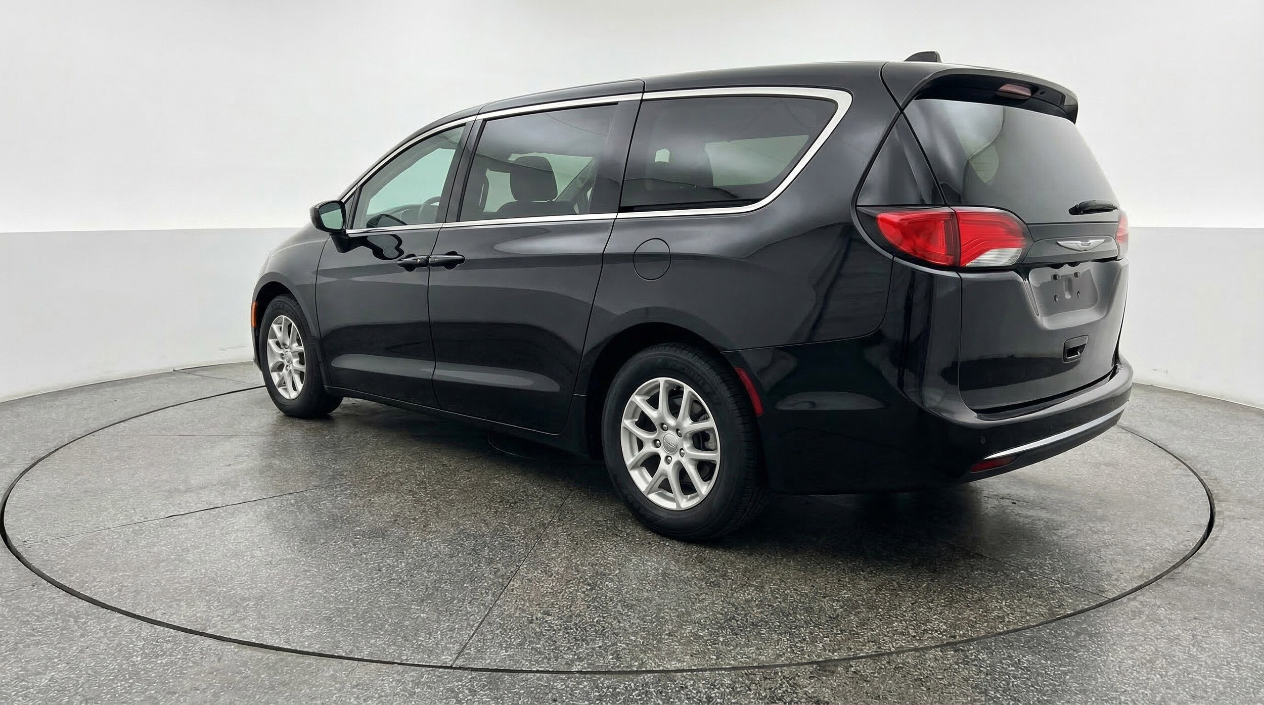 Thumbnail: 2024 Chrysler Voyager - 6