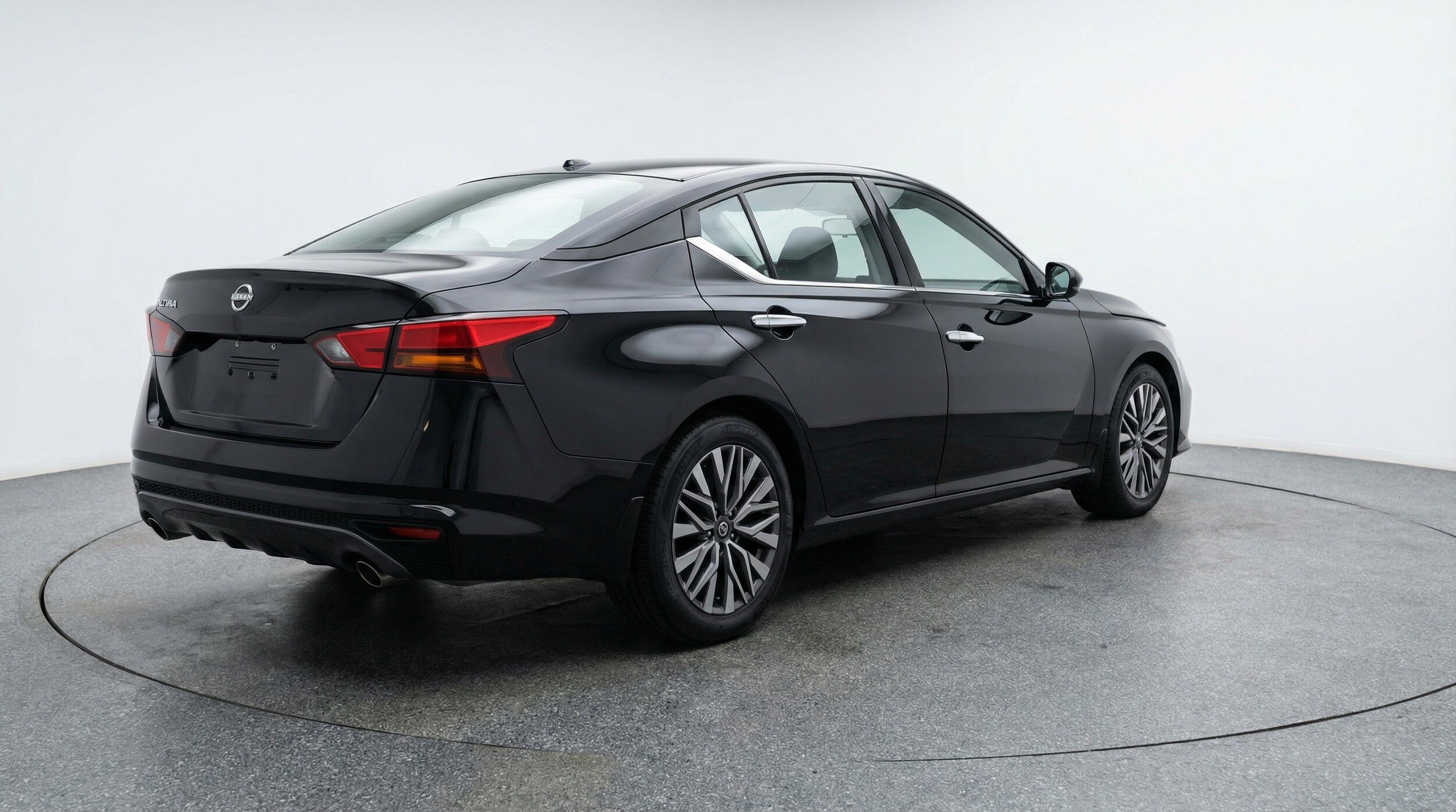 Thumbnail: 2025 Nissan Altima - 9