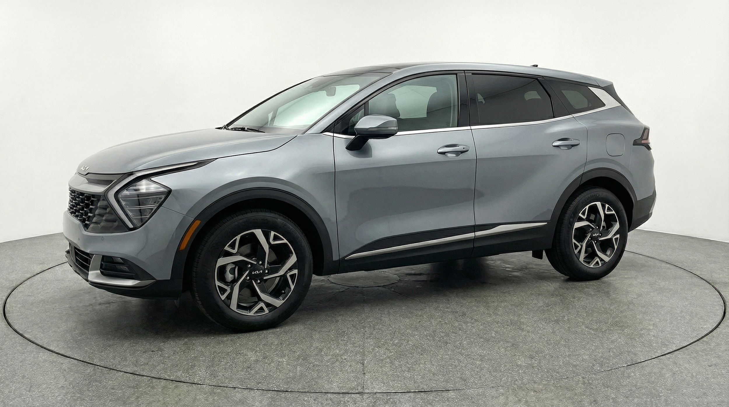 Thumbnail: 2025 Kia Sportage - 3